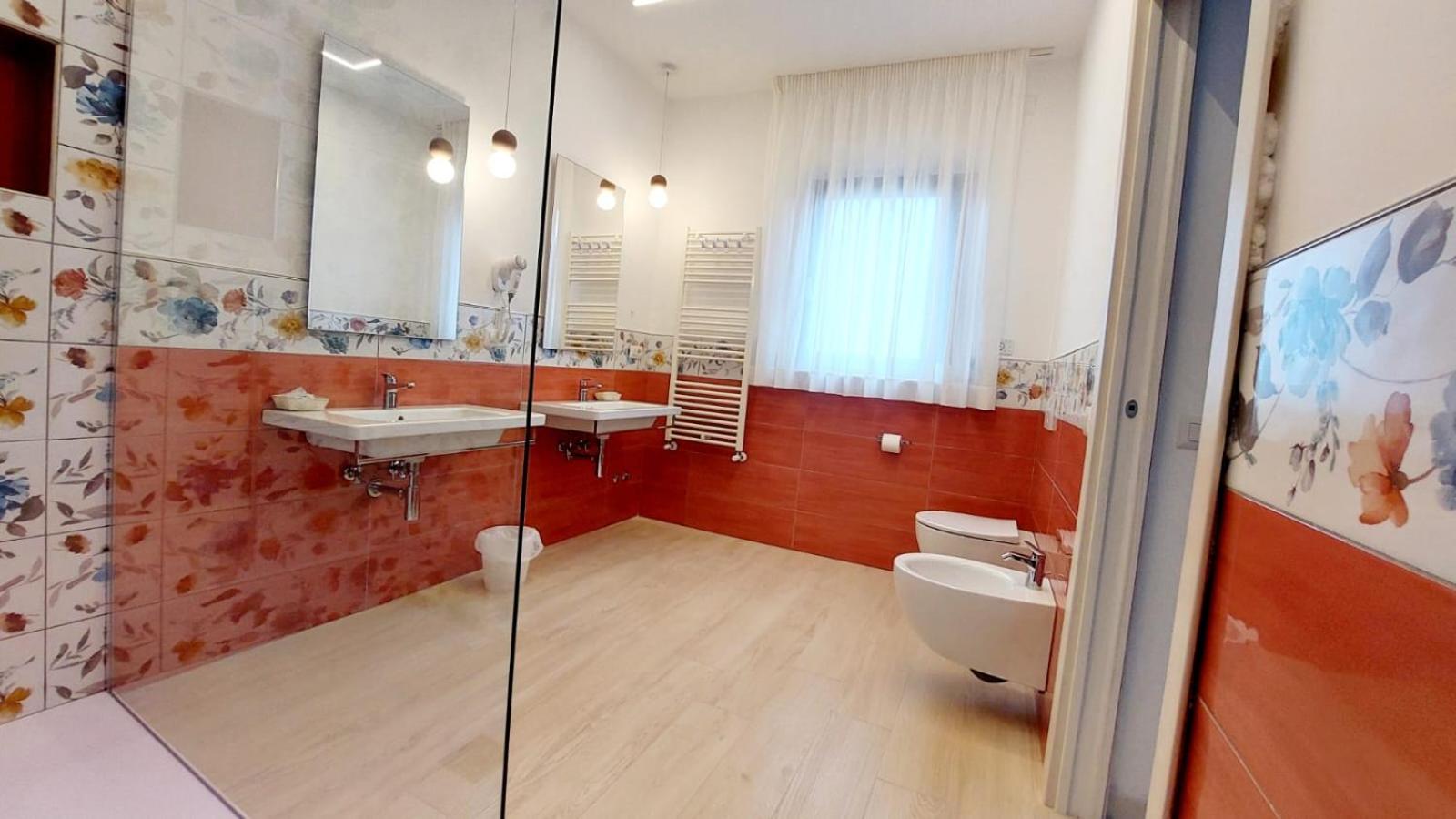 Quadruple Room - Photo 43
