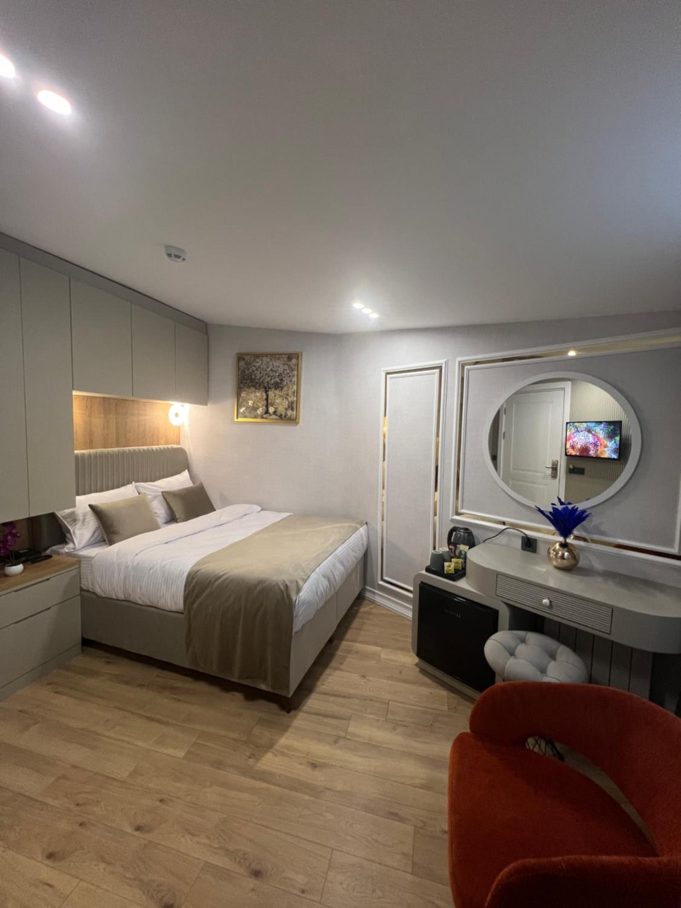 Deluxe Double Room with Balcony photo 3