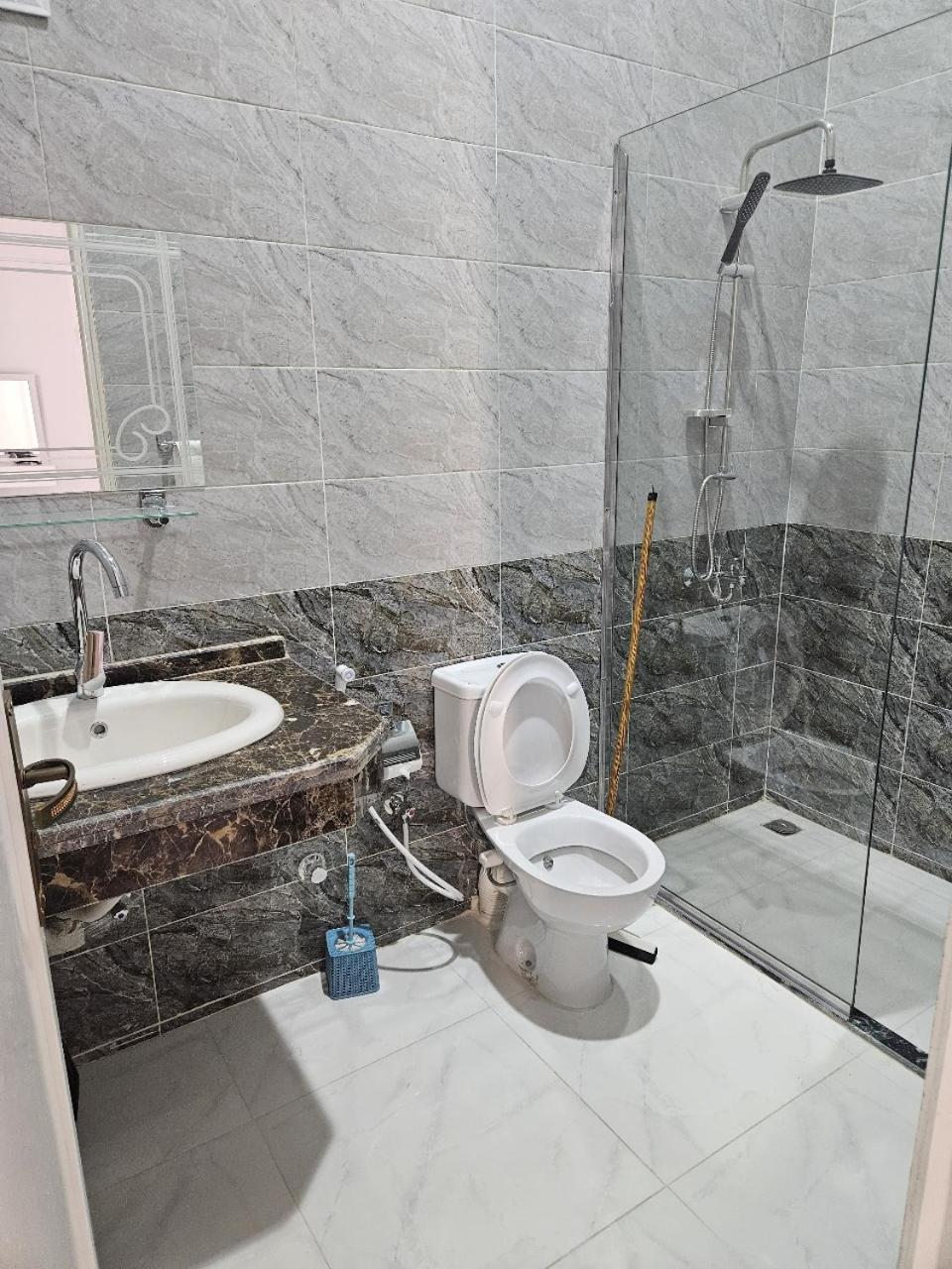 Twin Room with Private Bathroom photo 2