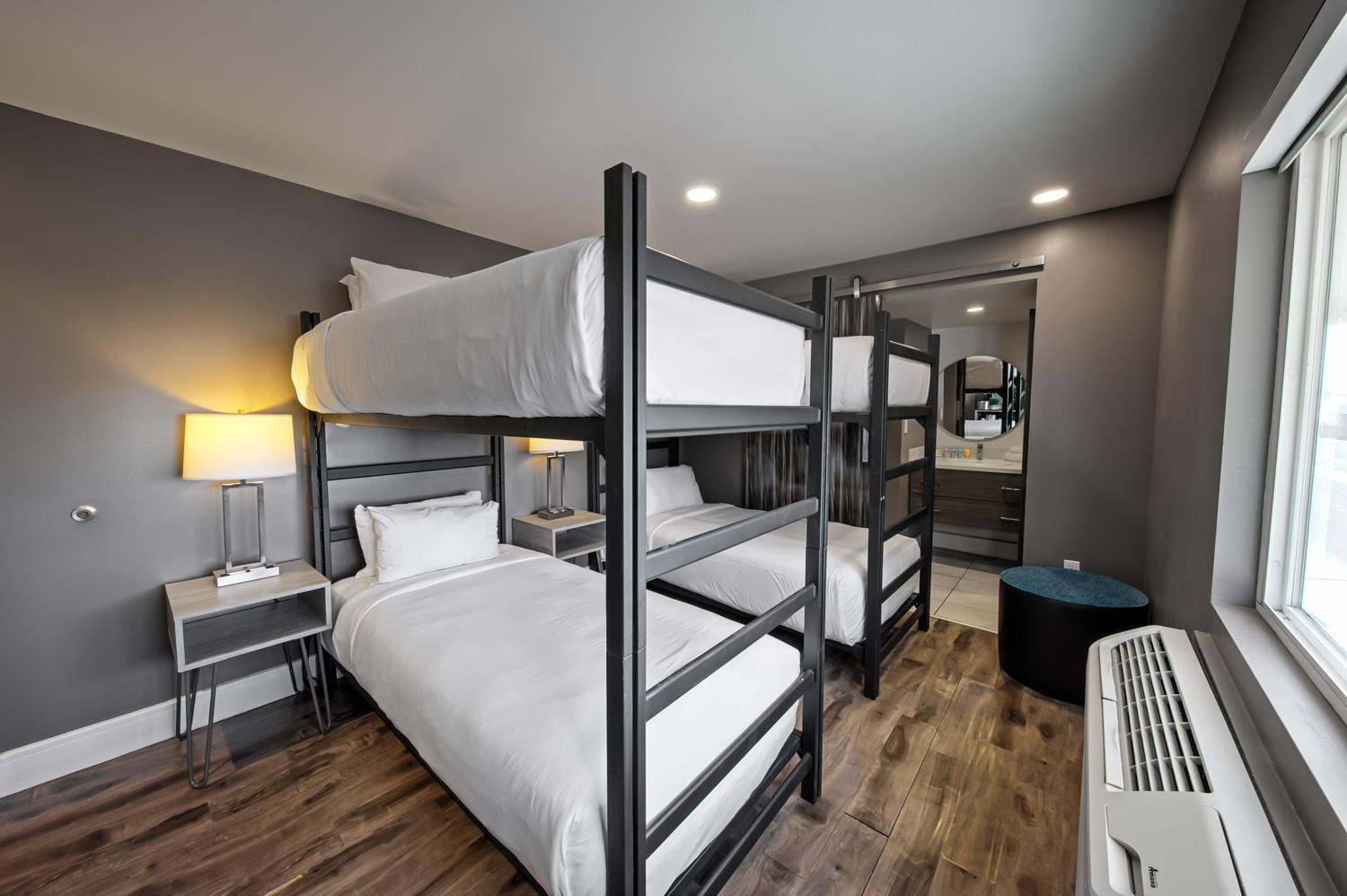 Quadruple Room - Photo 1