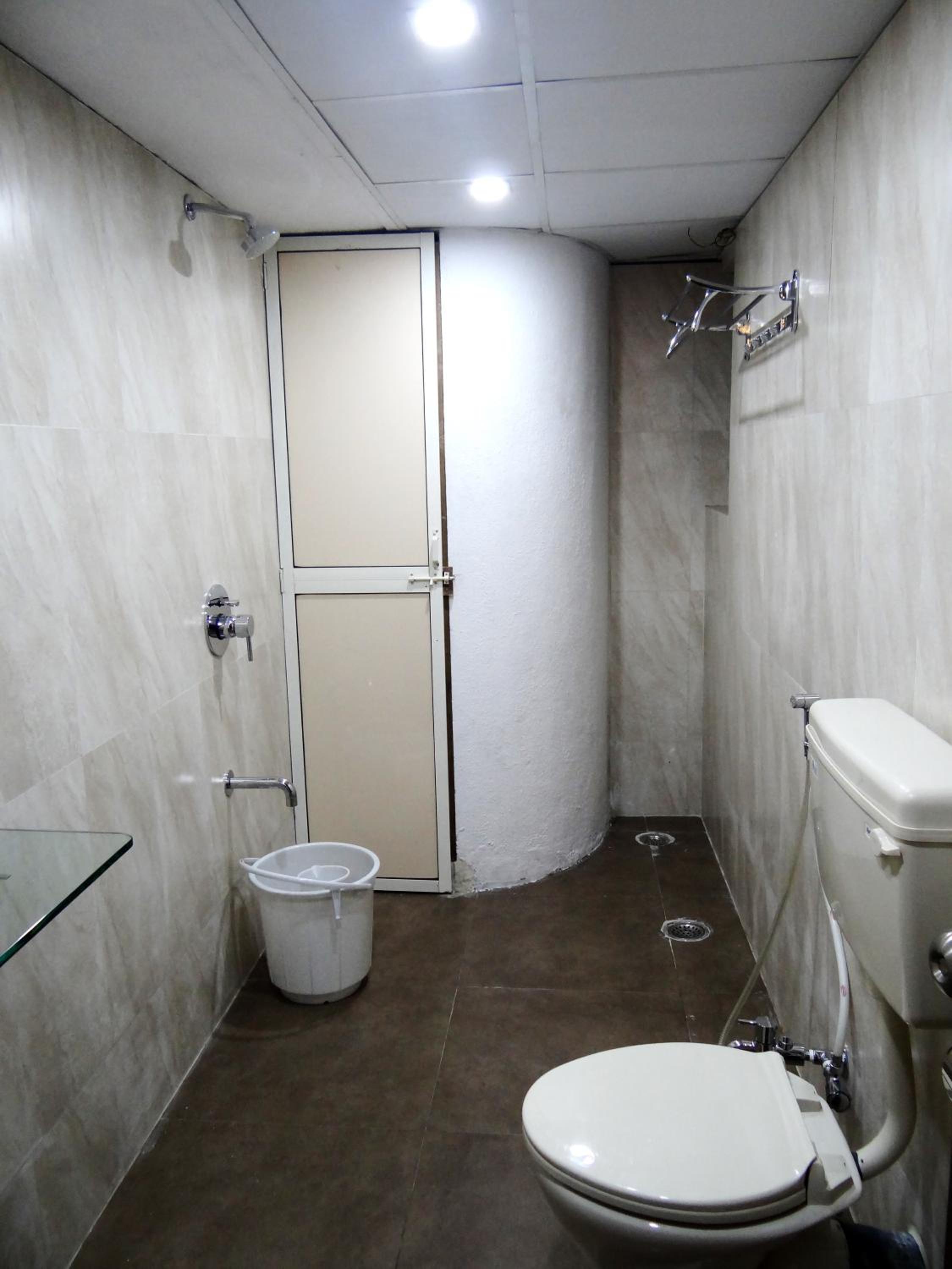 Deluxe Double Room with Balcony - Photo 13