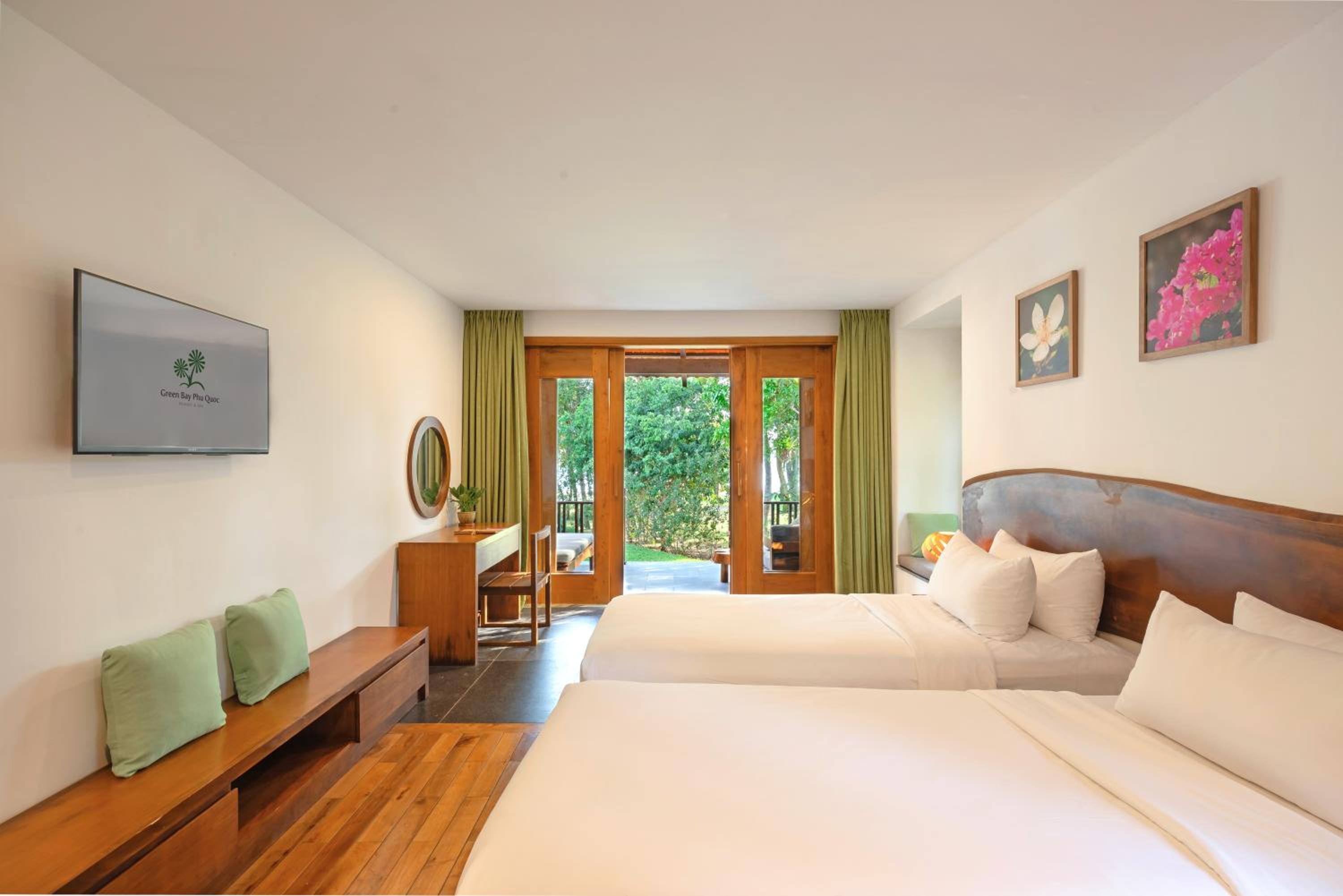 Beachfront Premier Pool Villa 3 bedrooms thumbnail 6