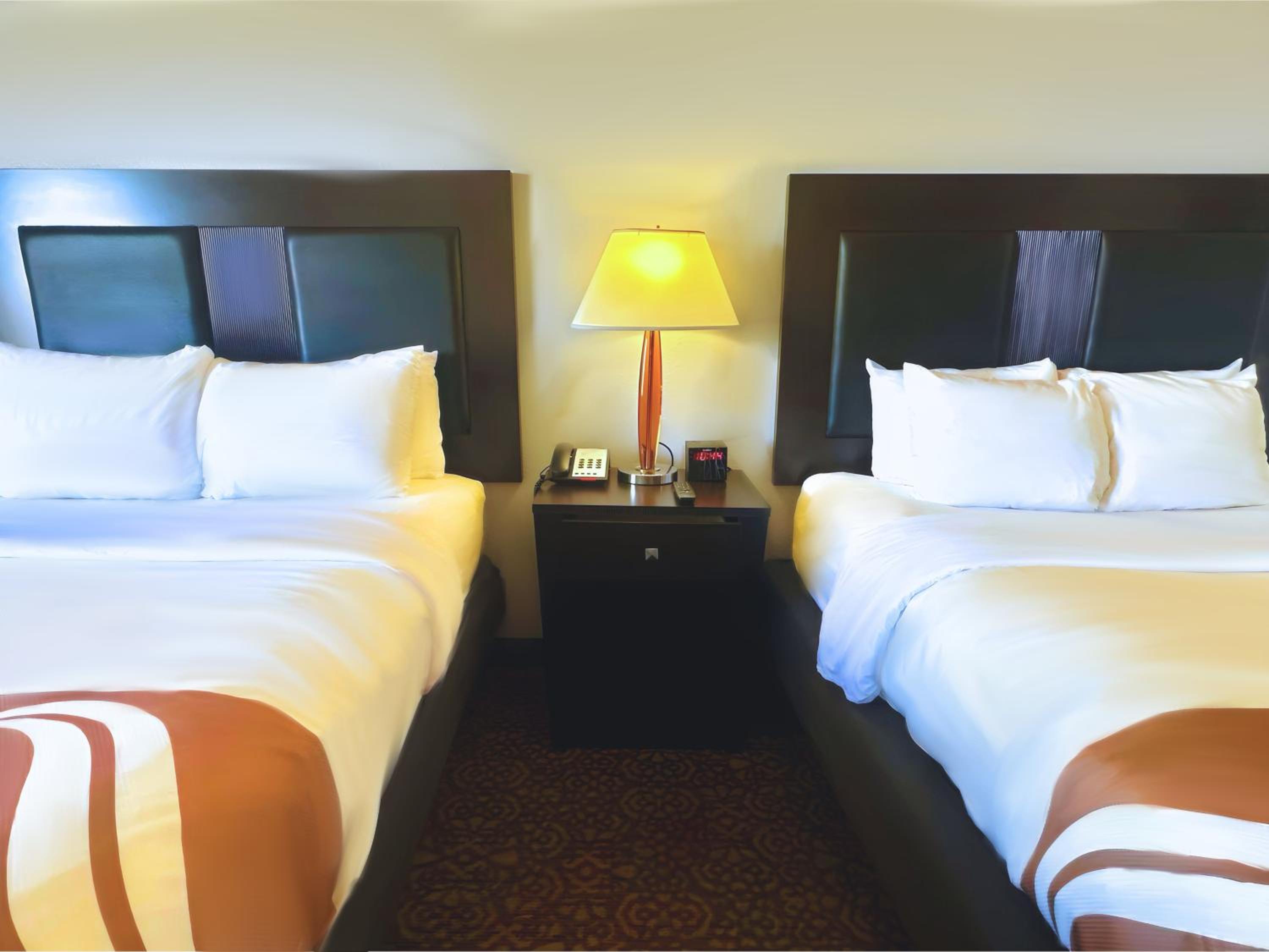 Standard Queen Room with Two Queen Beds - Non Smoking  - Photo 1
