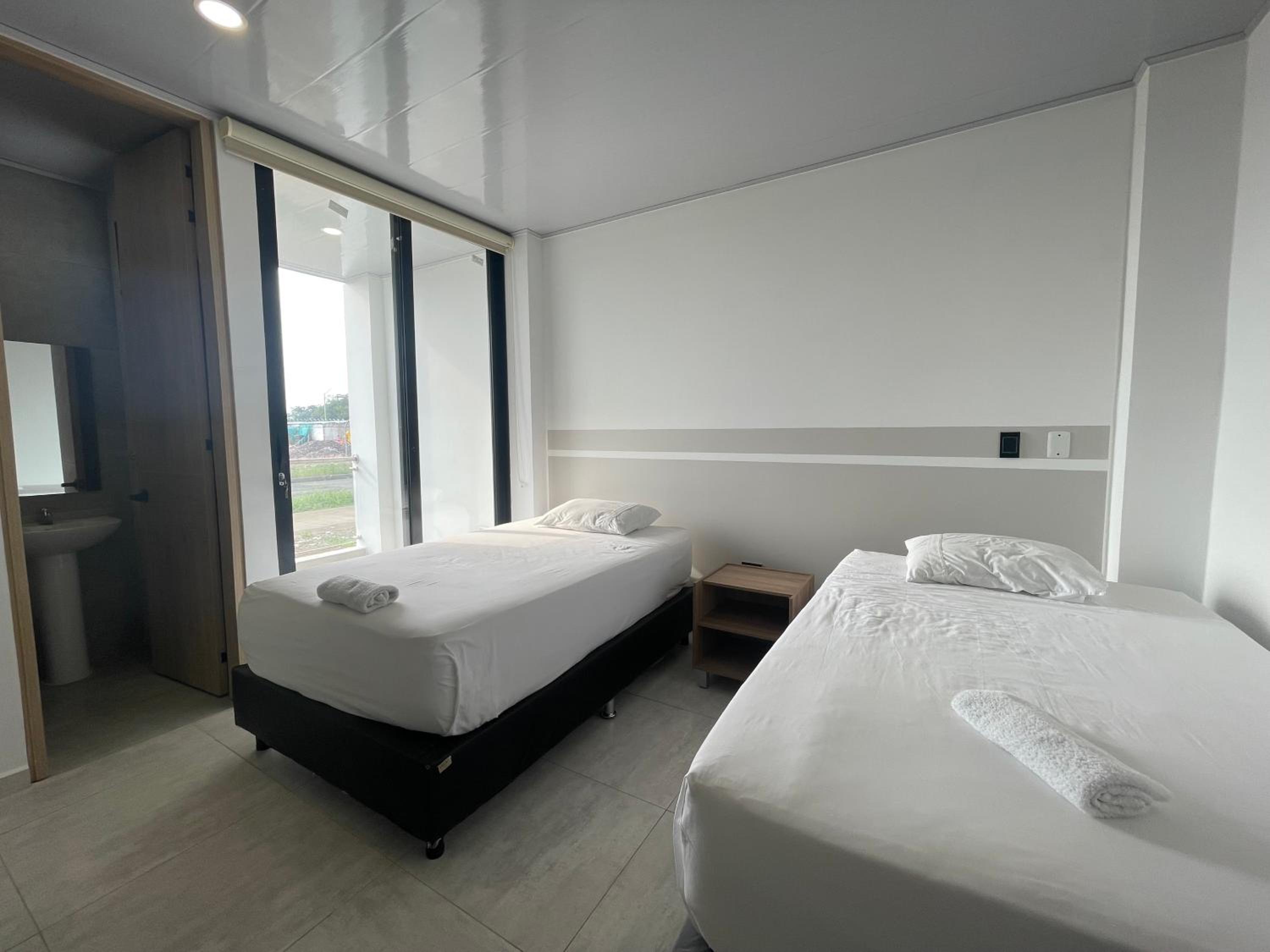 Standard Twin Room photo 2