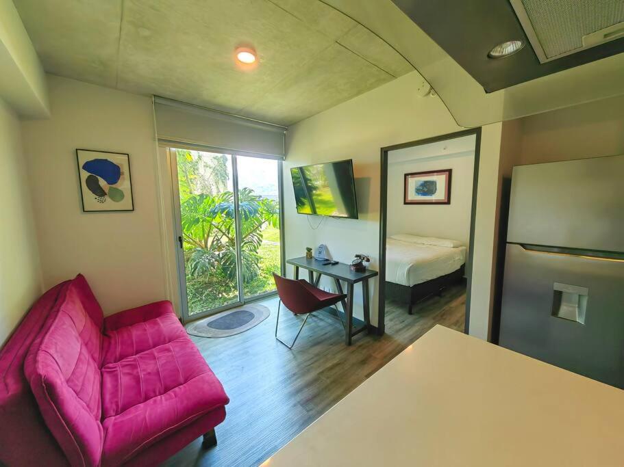 One-Bedroom Apartment photo 1