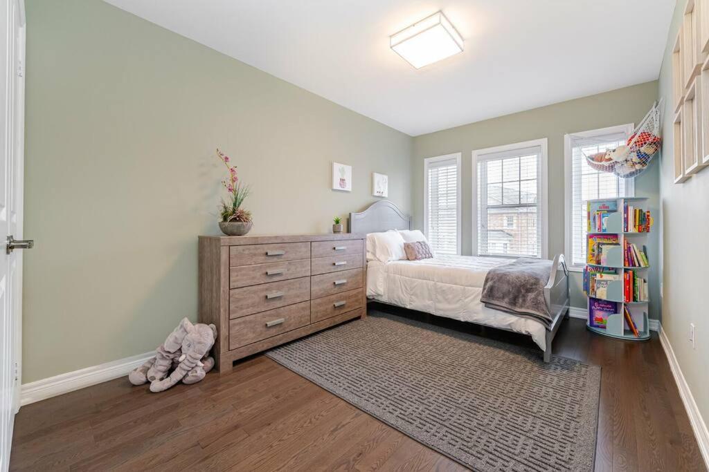 Three-Bedroom House photo 1