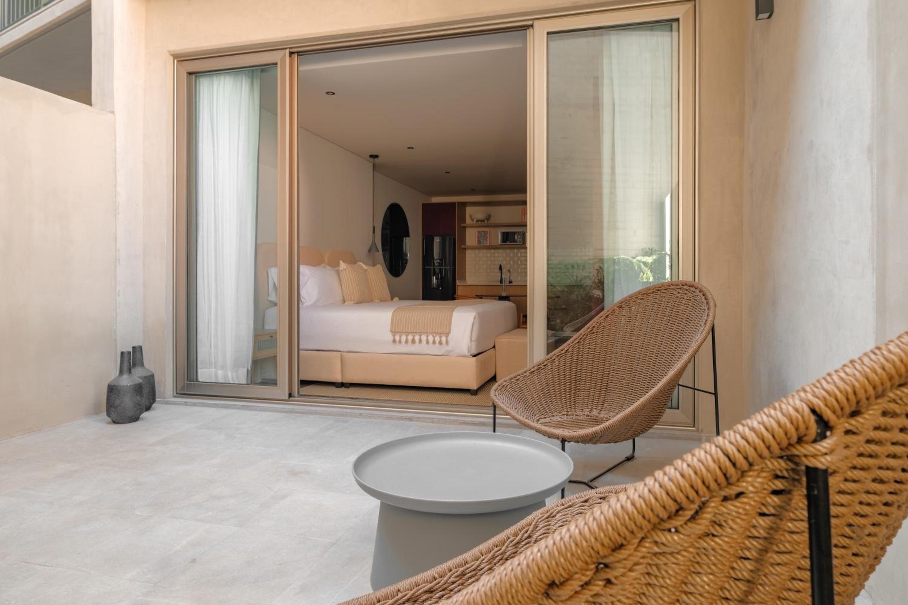 Studio with Terrace - Photo 3