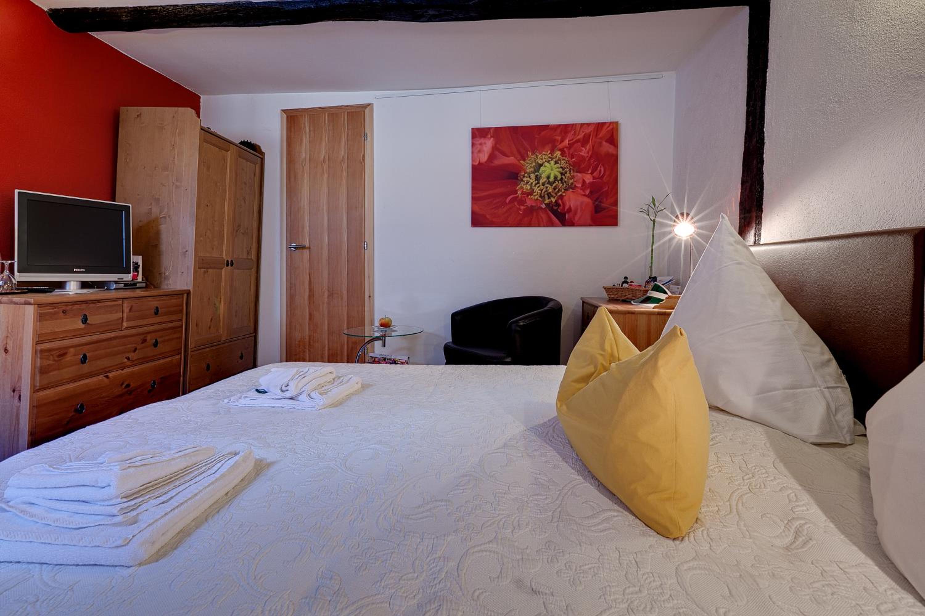 Standard Double Room - Photo 2
