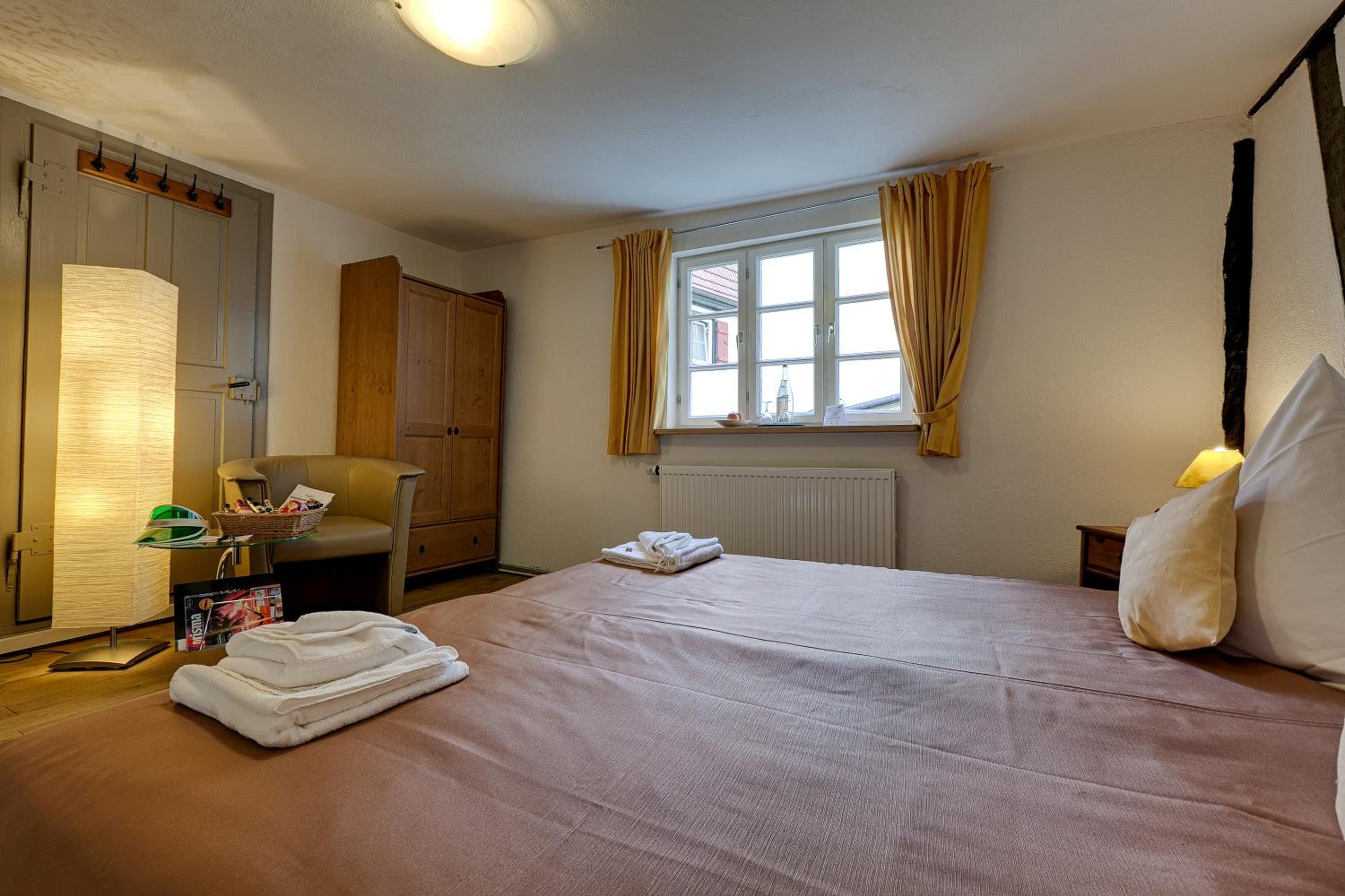 Single Room with Private Bathroom photo 1