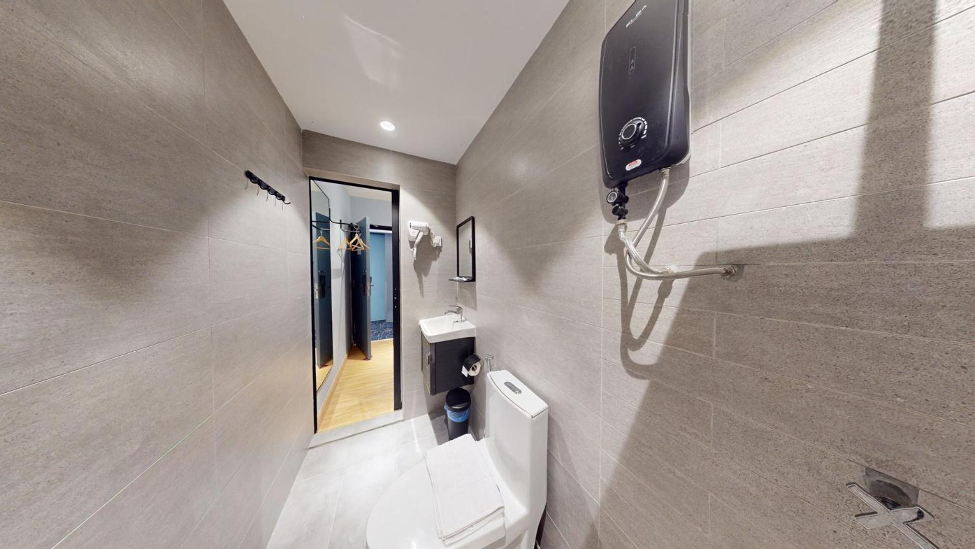Deluxe Quadruple Room - Photo 9