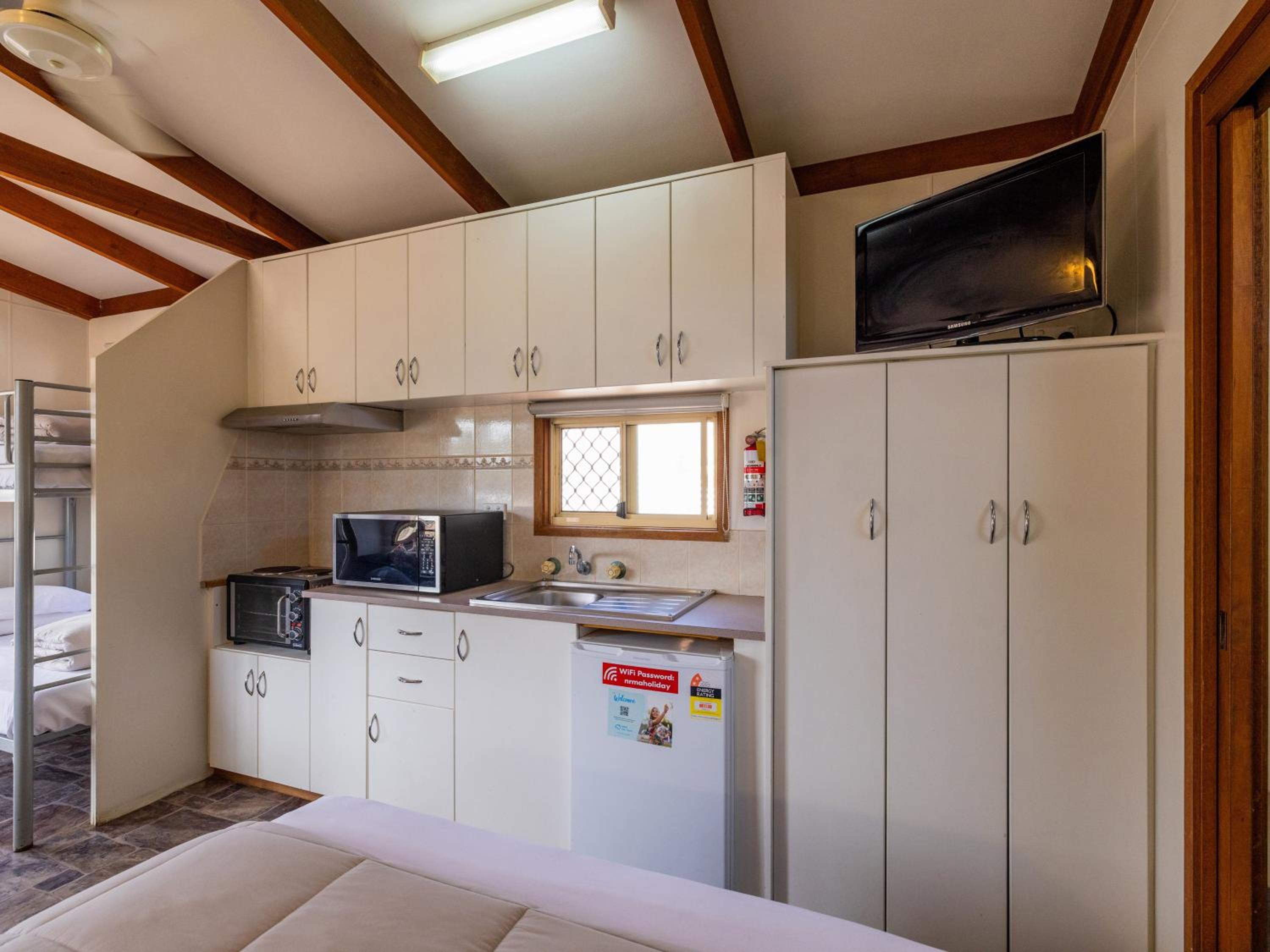 Studio Unit 4 Pax photo 3