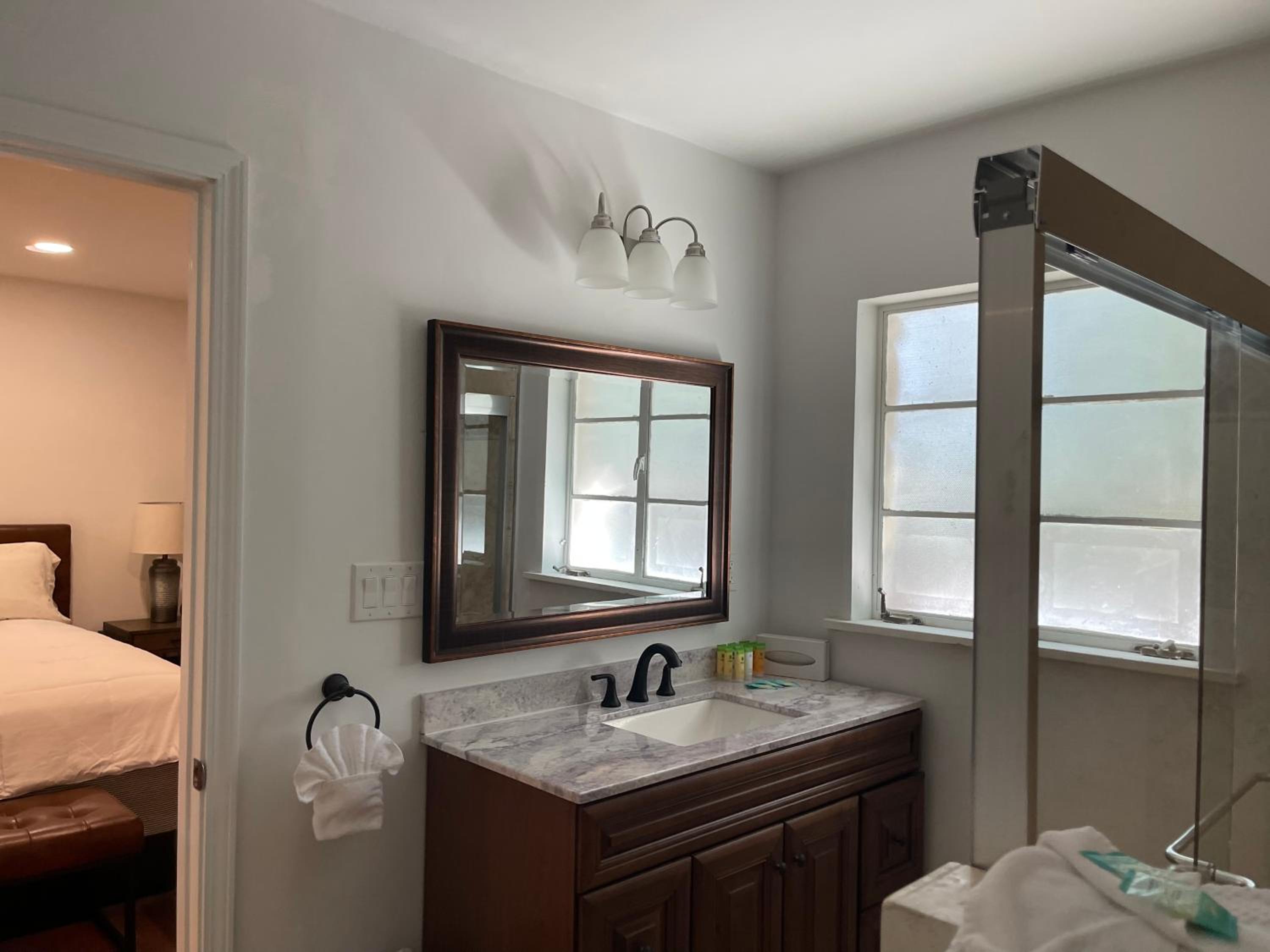Suite - Photo 6