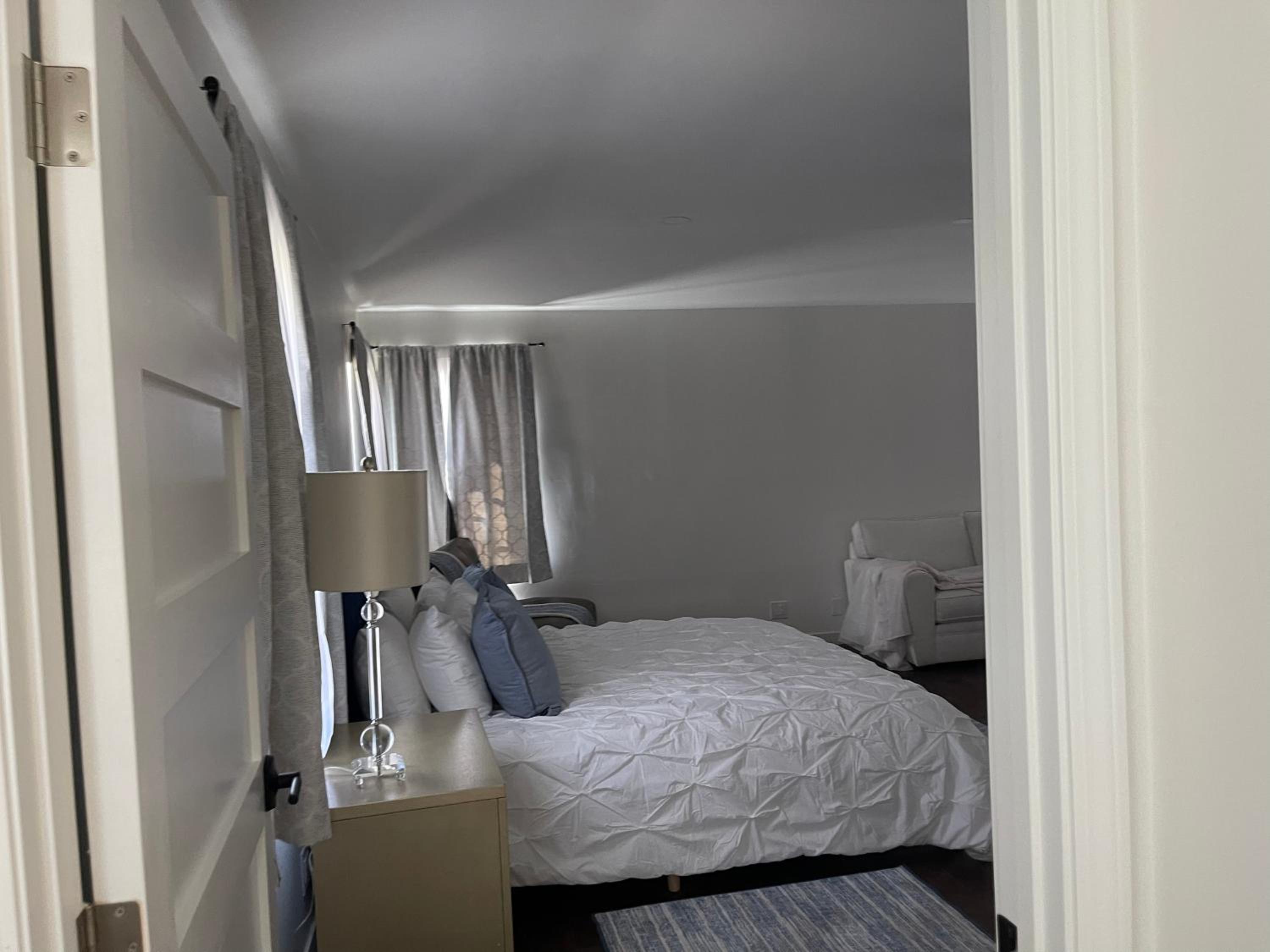 Suite - Photo 12