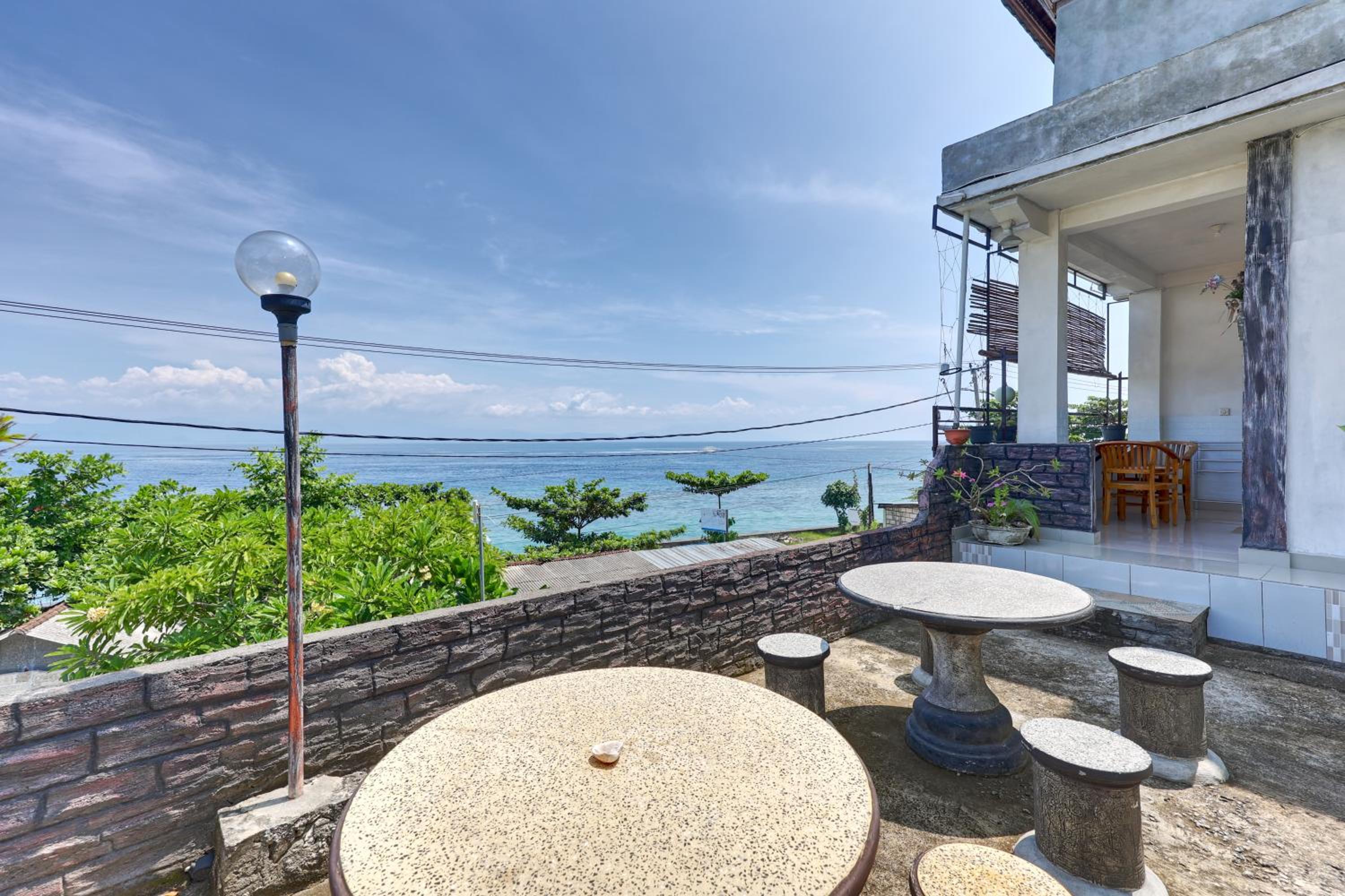 Queen Room with Sea View - Photo 8