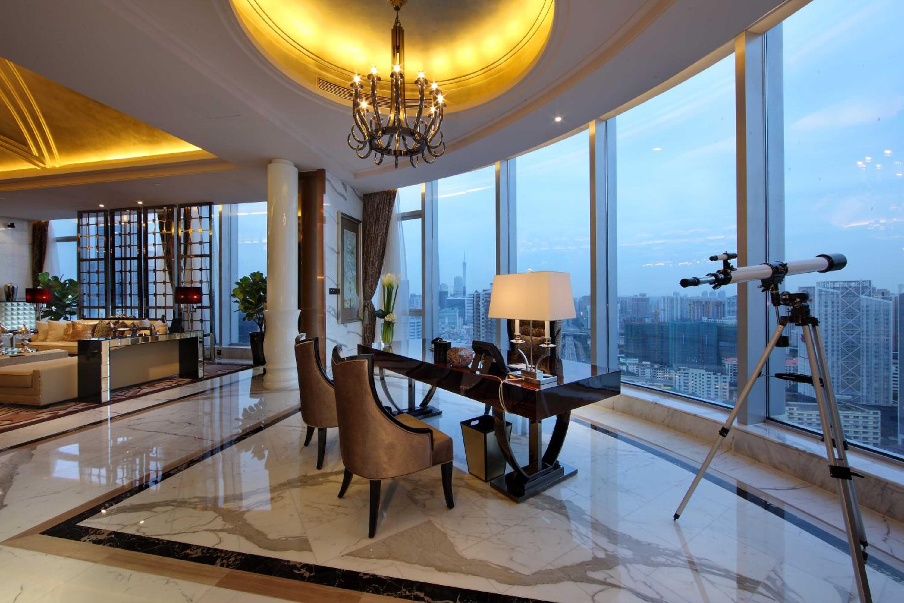 Presidential Suite with one king bed