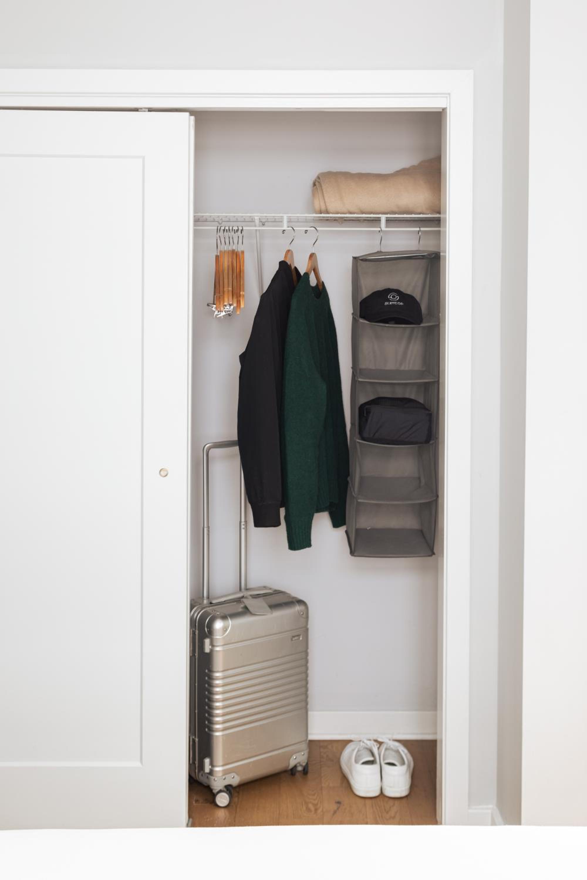 One-Bedroom Apartment - Photo 3