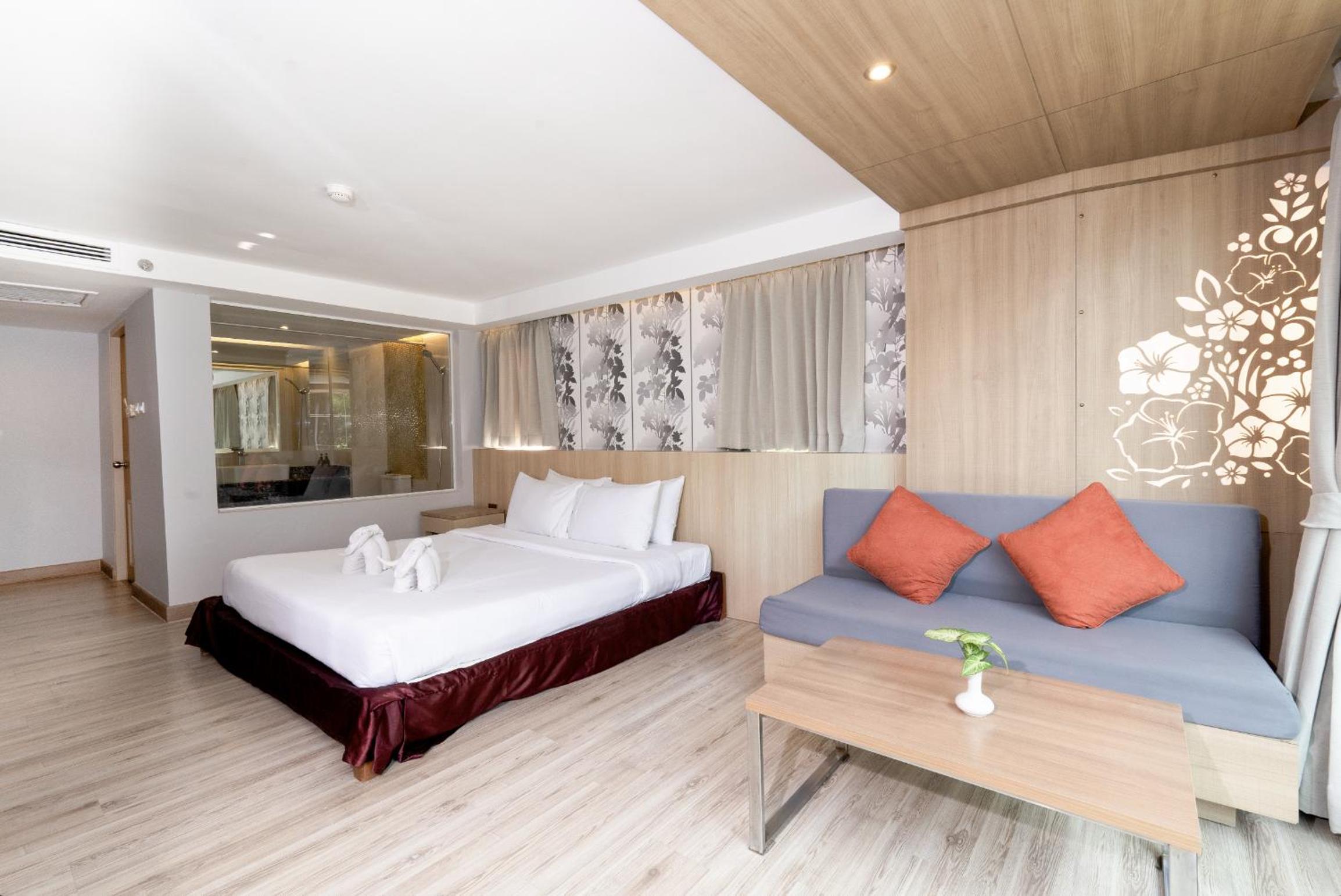 Superior Lake Building Room (King Bed) photo 3
