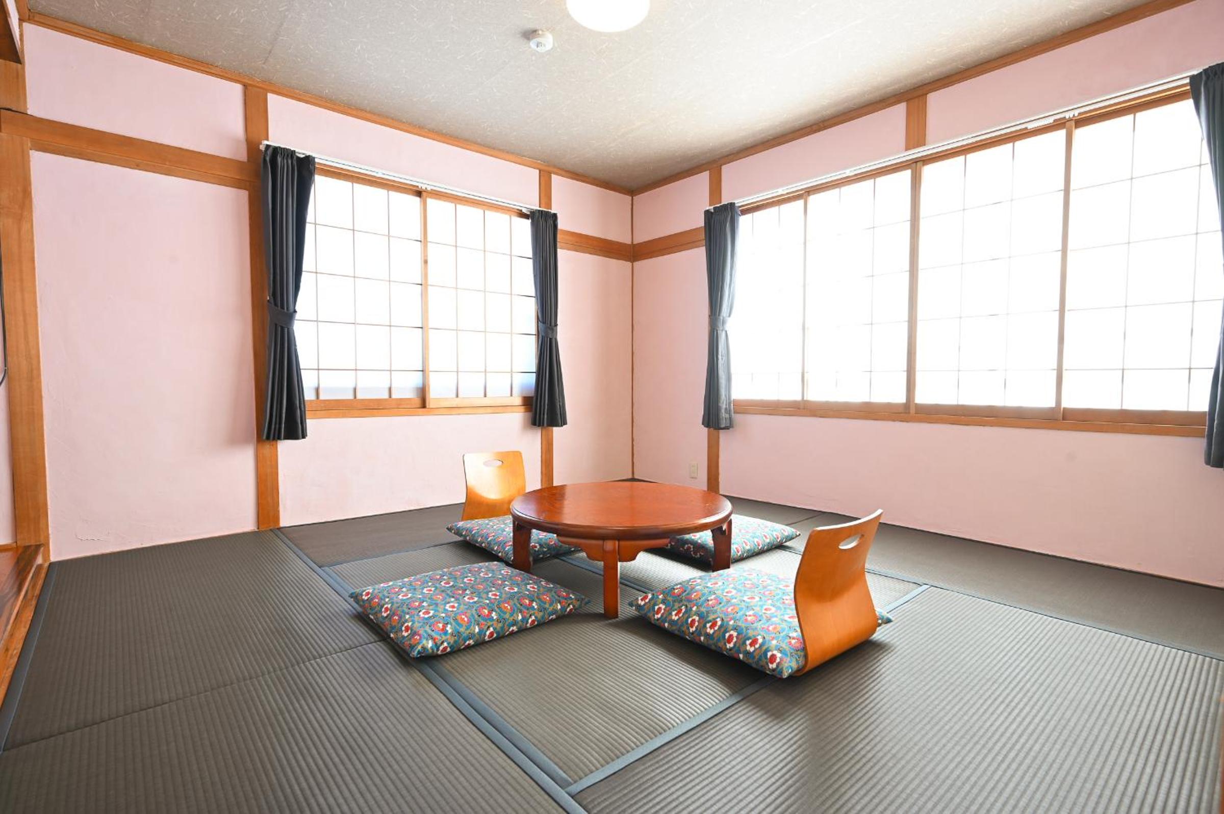 Triple Room with Shared Bathroom photo 1