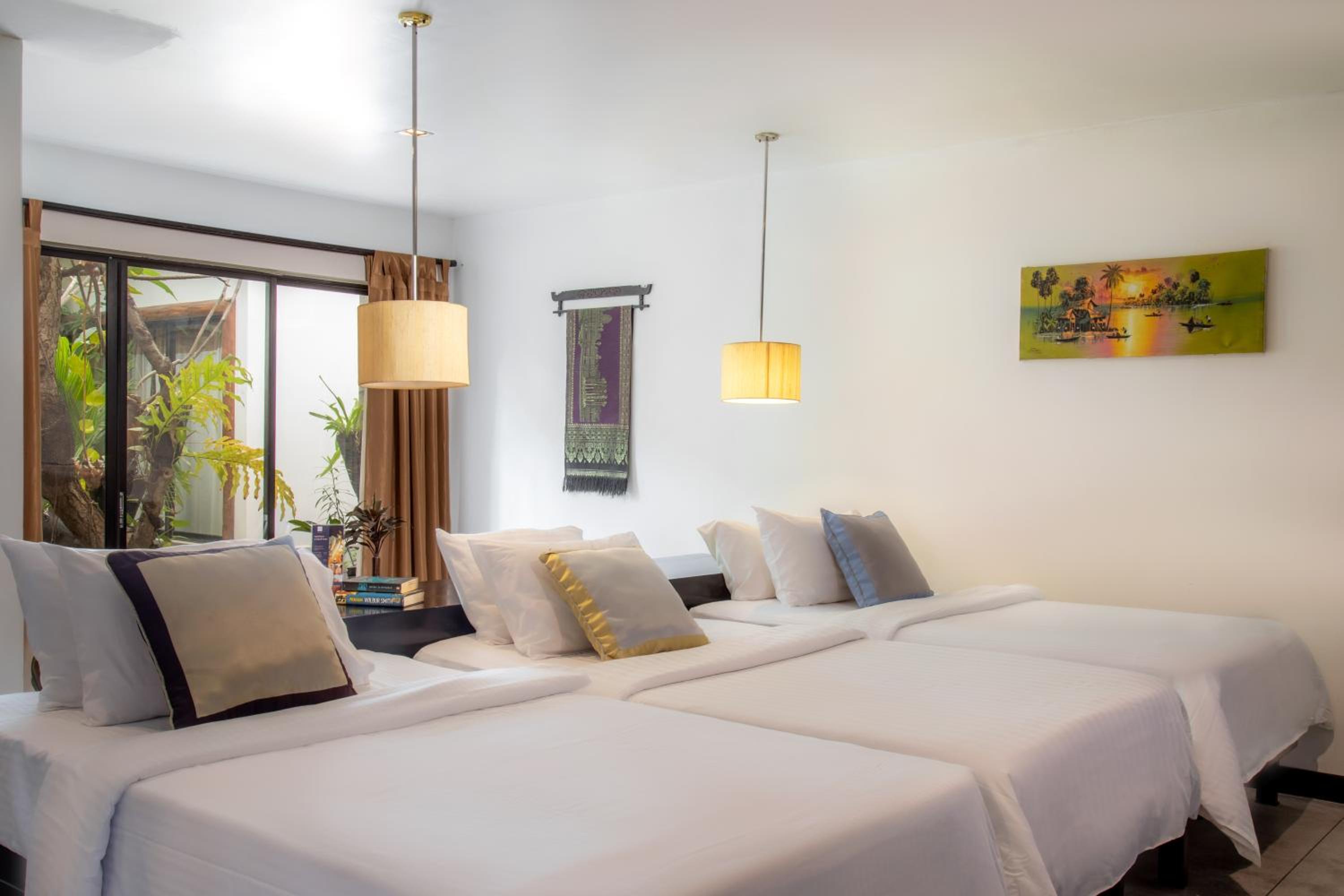 Triple Room with Pool View - Photo 1