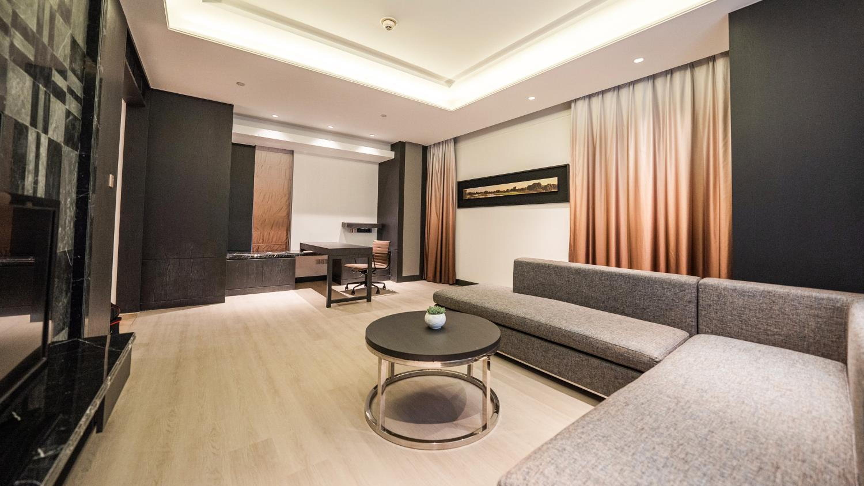 Junior King Suite - Lounge Access