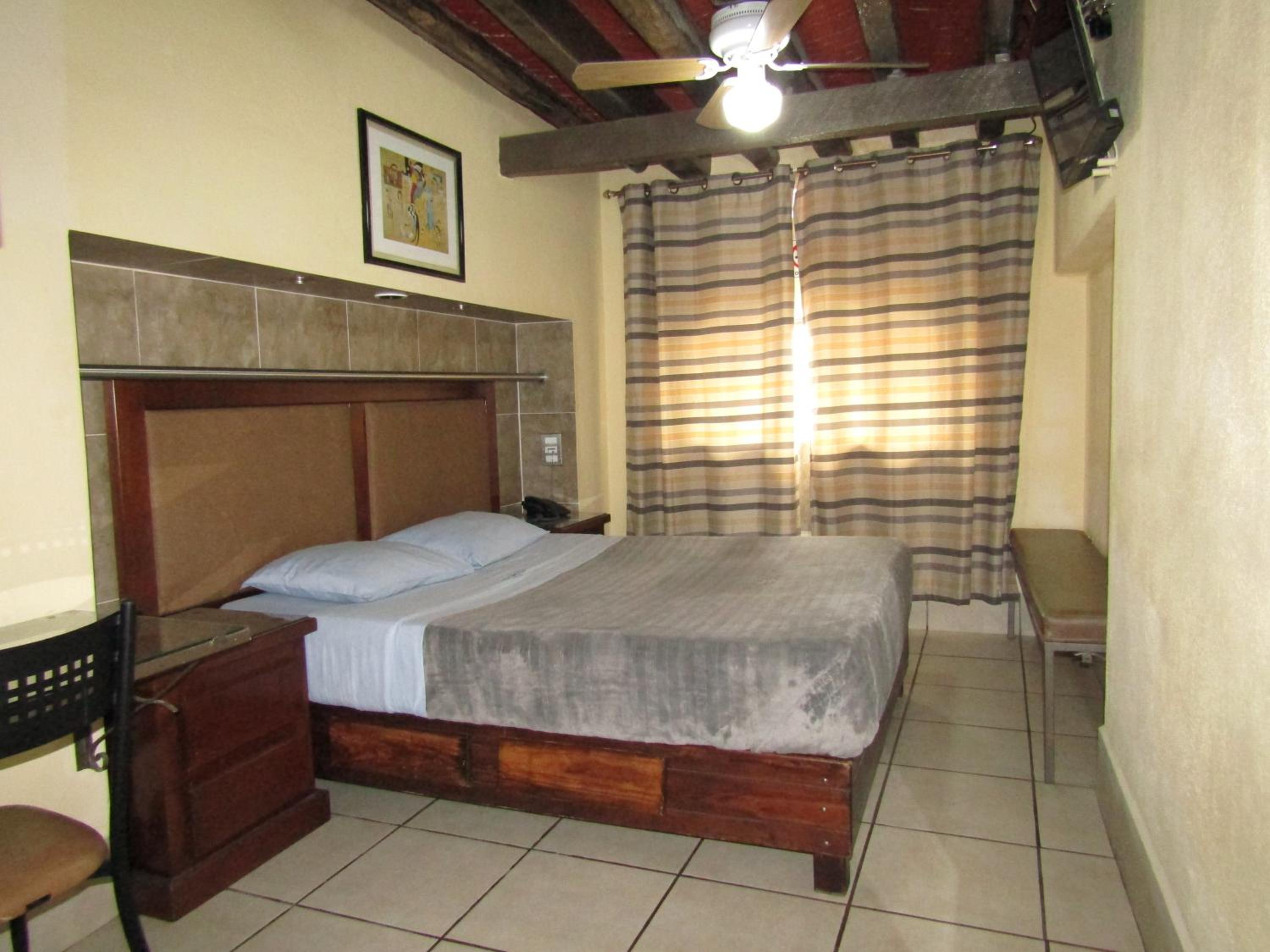 Deluxe Double Room (2 Adults + 1 Child) photo 1