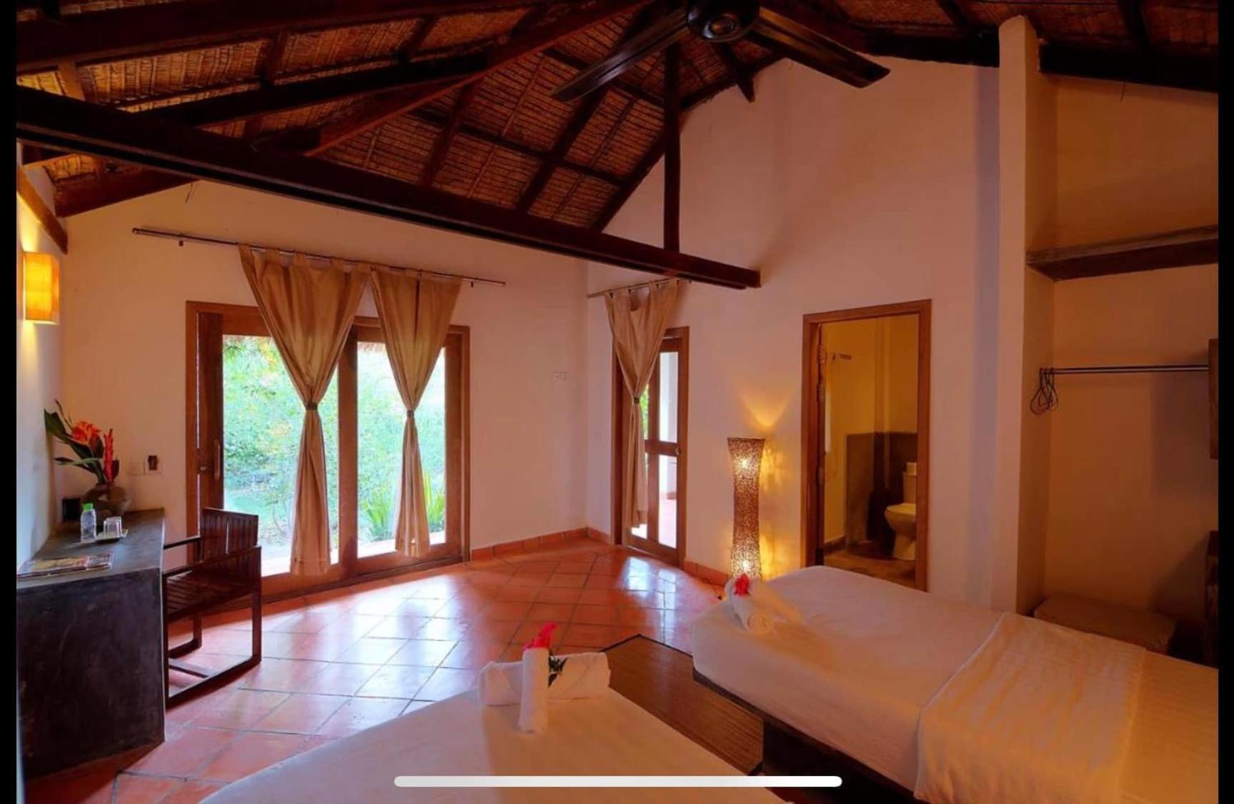 Bungalow With Garden View