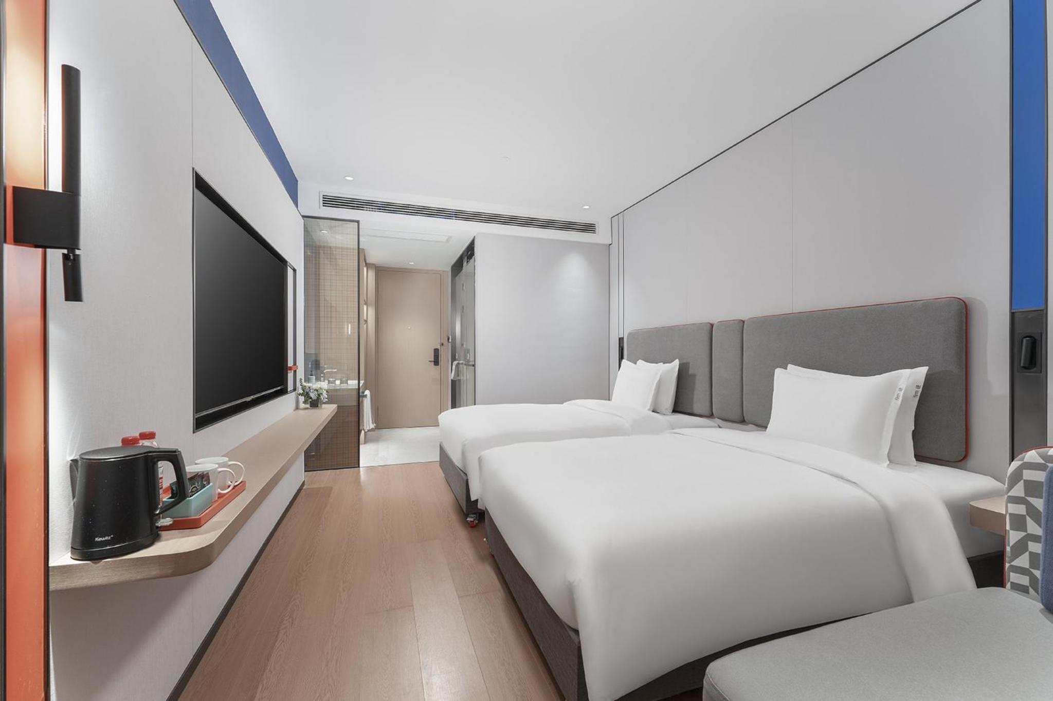 Standard Double Room with Two Double Beds photo 2