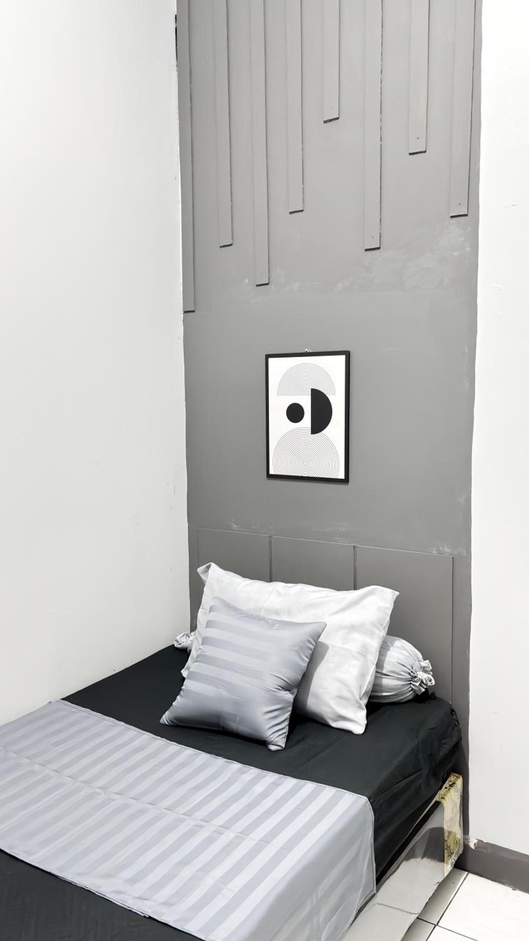 Single Room photo 2