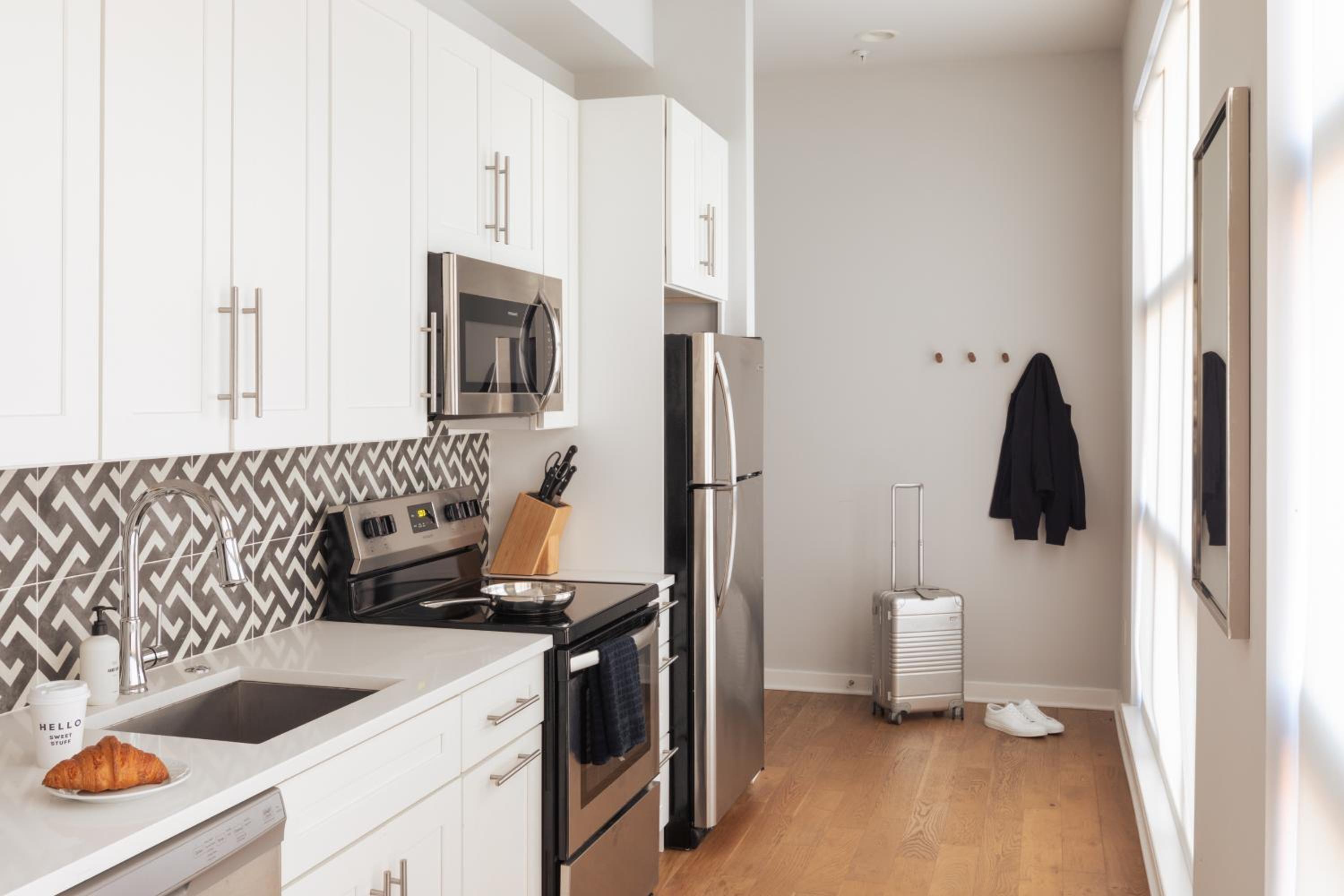 One-Bedroom Suite - Photo 16