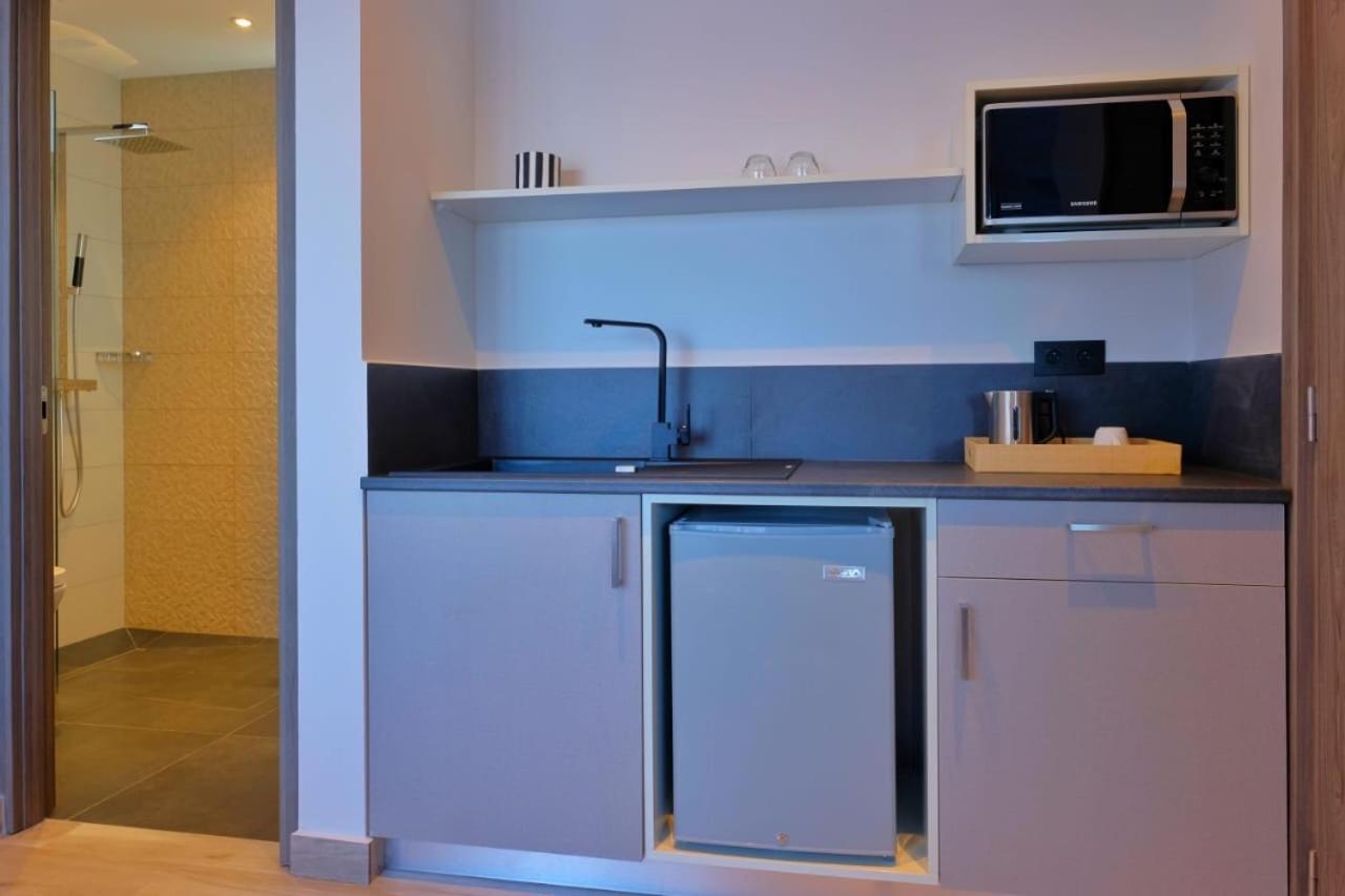 Double Room with Balcony and Sea View photo 3