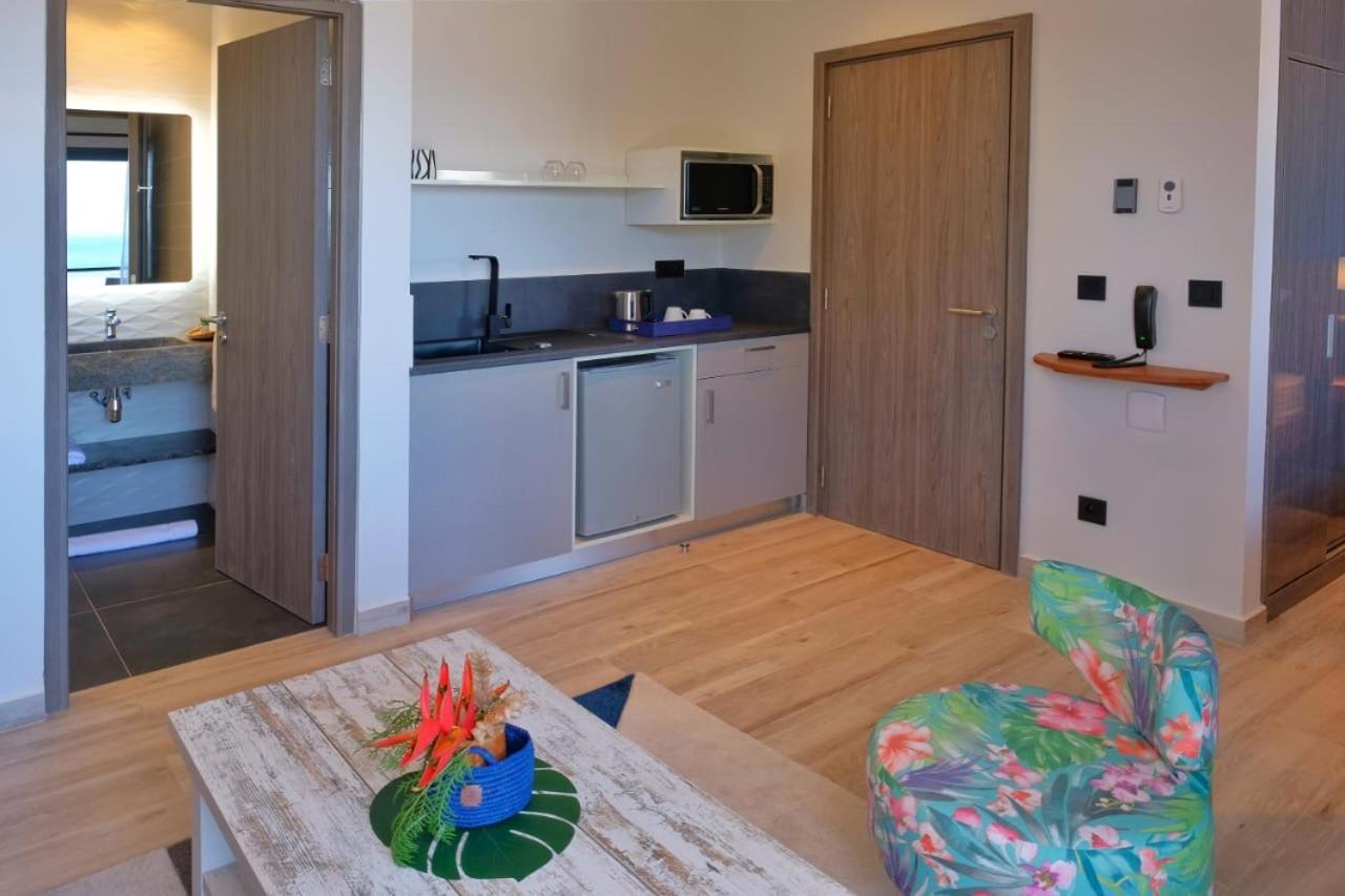 Deluxe Double Room with Balcony and Sea View photo 2