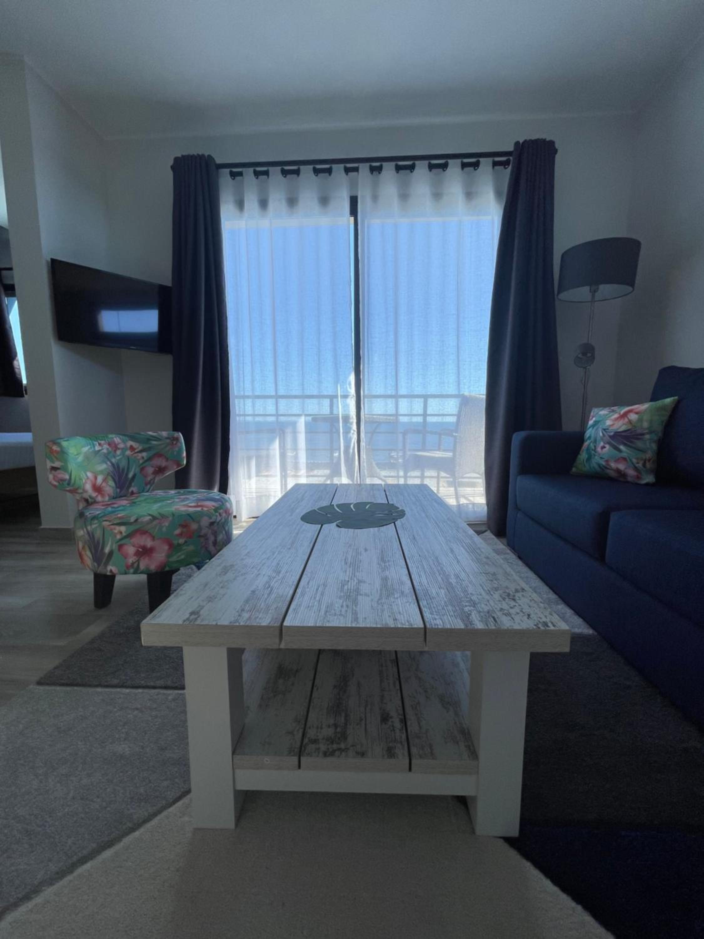 Deluxe Double Room with Balcony and Sea View photo 3