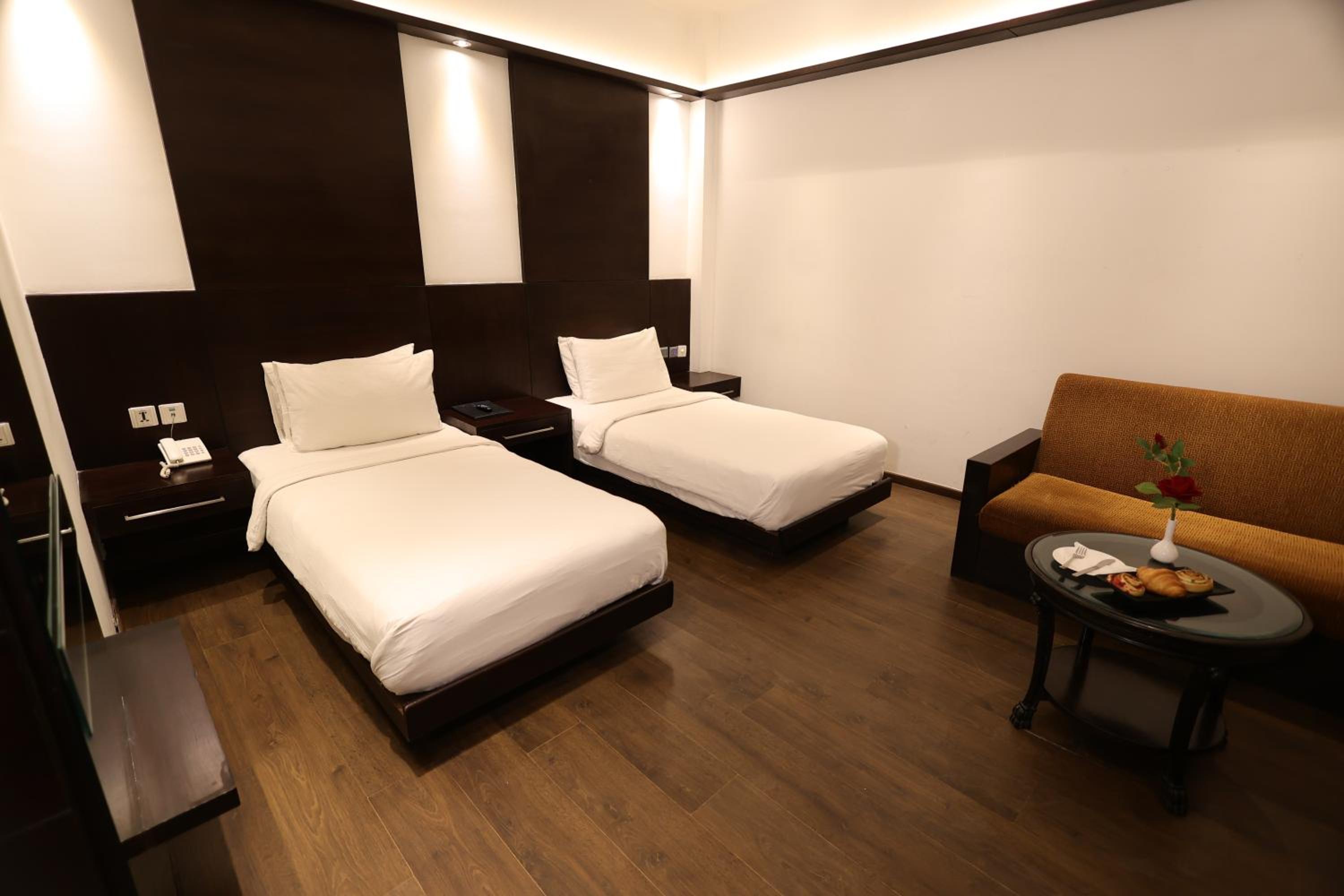Premier Twin Room - Photo 5