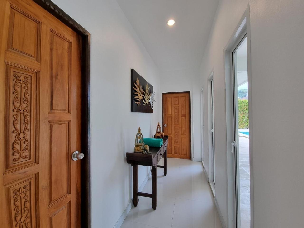 Villa with Private Pool - Photo 17