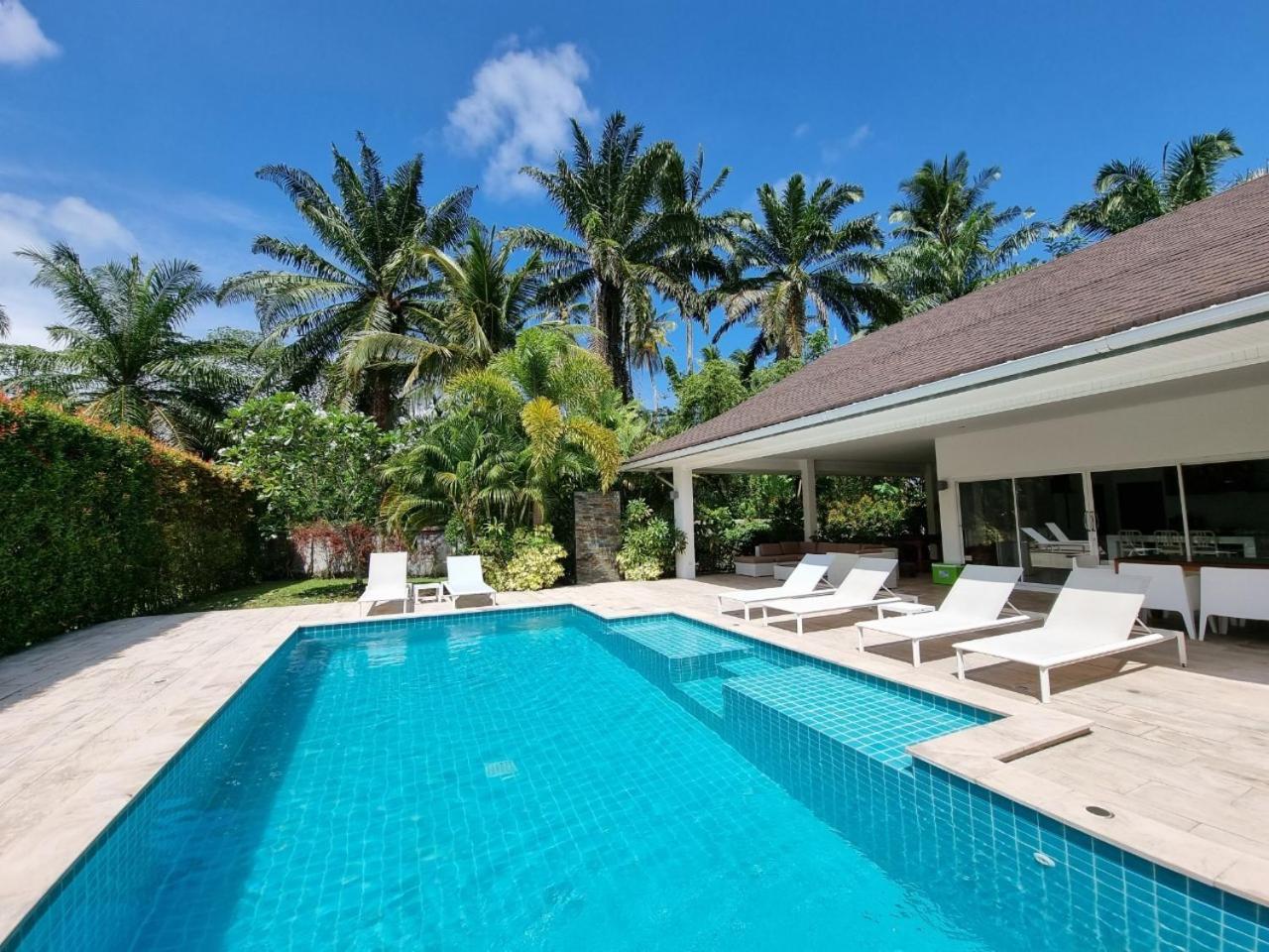 Villa with Private Pool - Photo 15