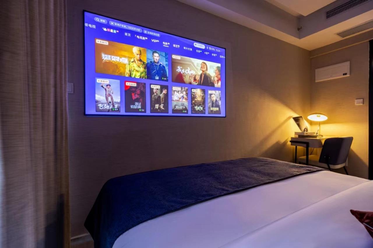 Deluxe Queen Room photo 3