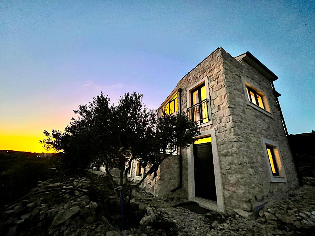Villa photo 2