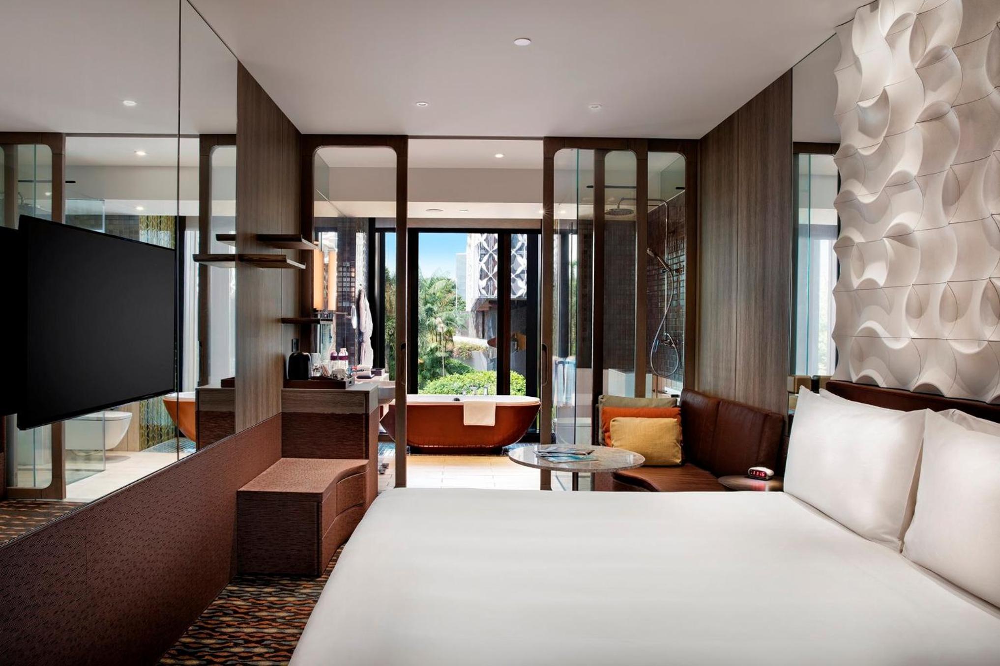 1 King Bed Standard Jewel Wing 1 King Bed Standard Jewel Wing