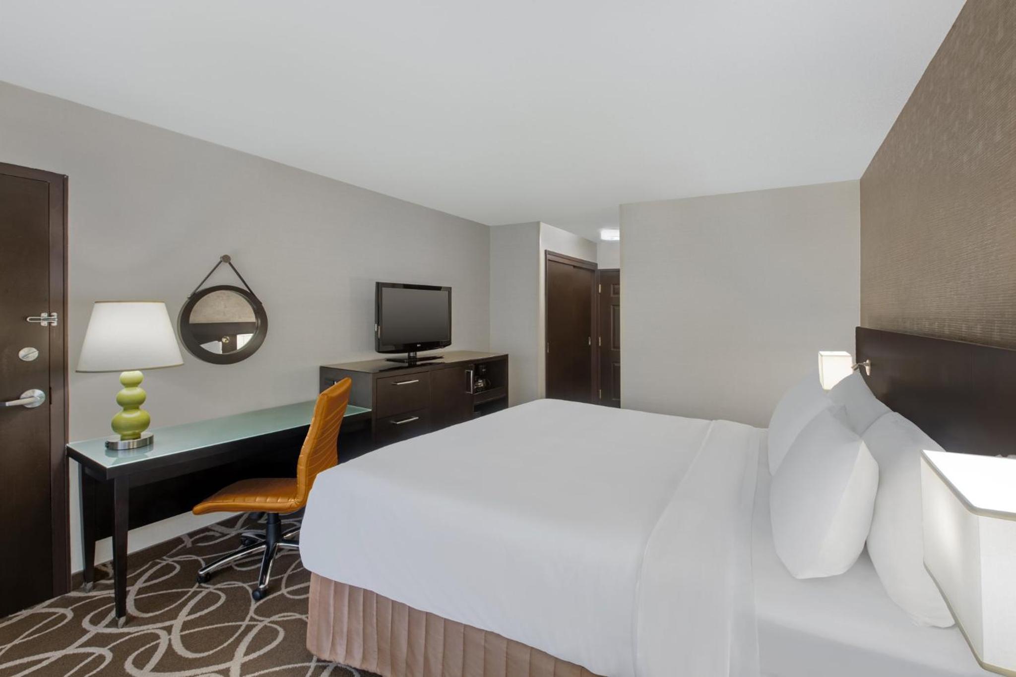 Premium King Room - Photo 1