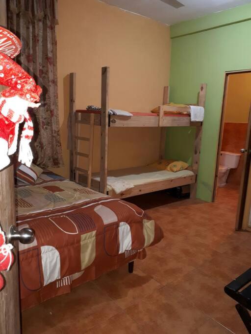 Seven-Bedroom House photo 1