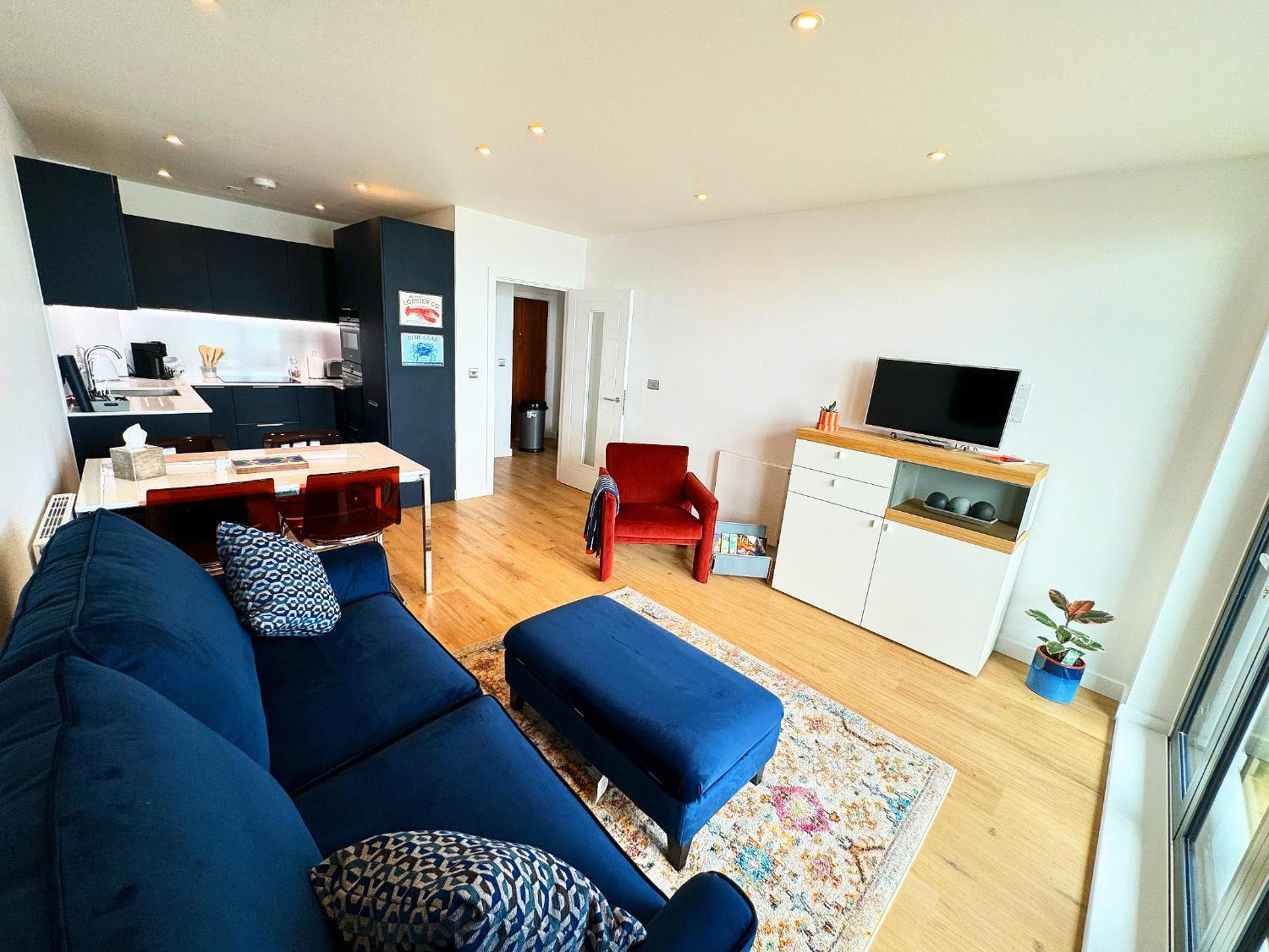 One-Bedroom Apartment photo 2