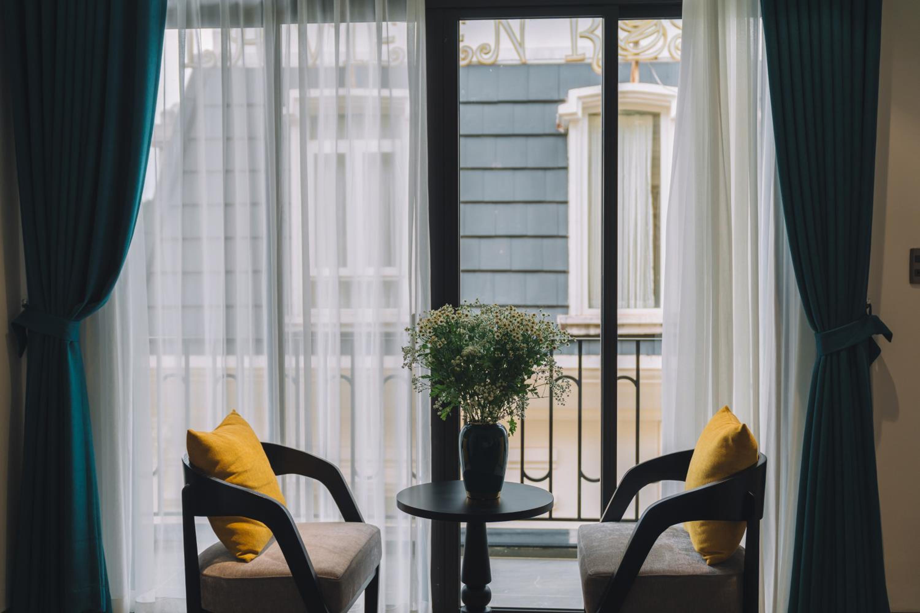 Deluxe Double Room with Balcony - Photo 2