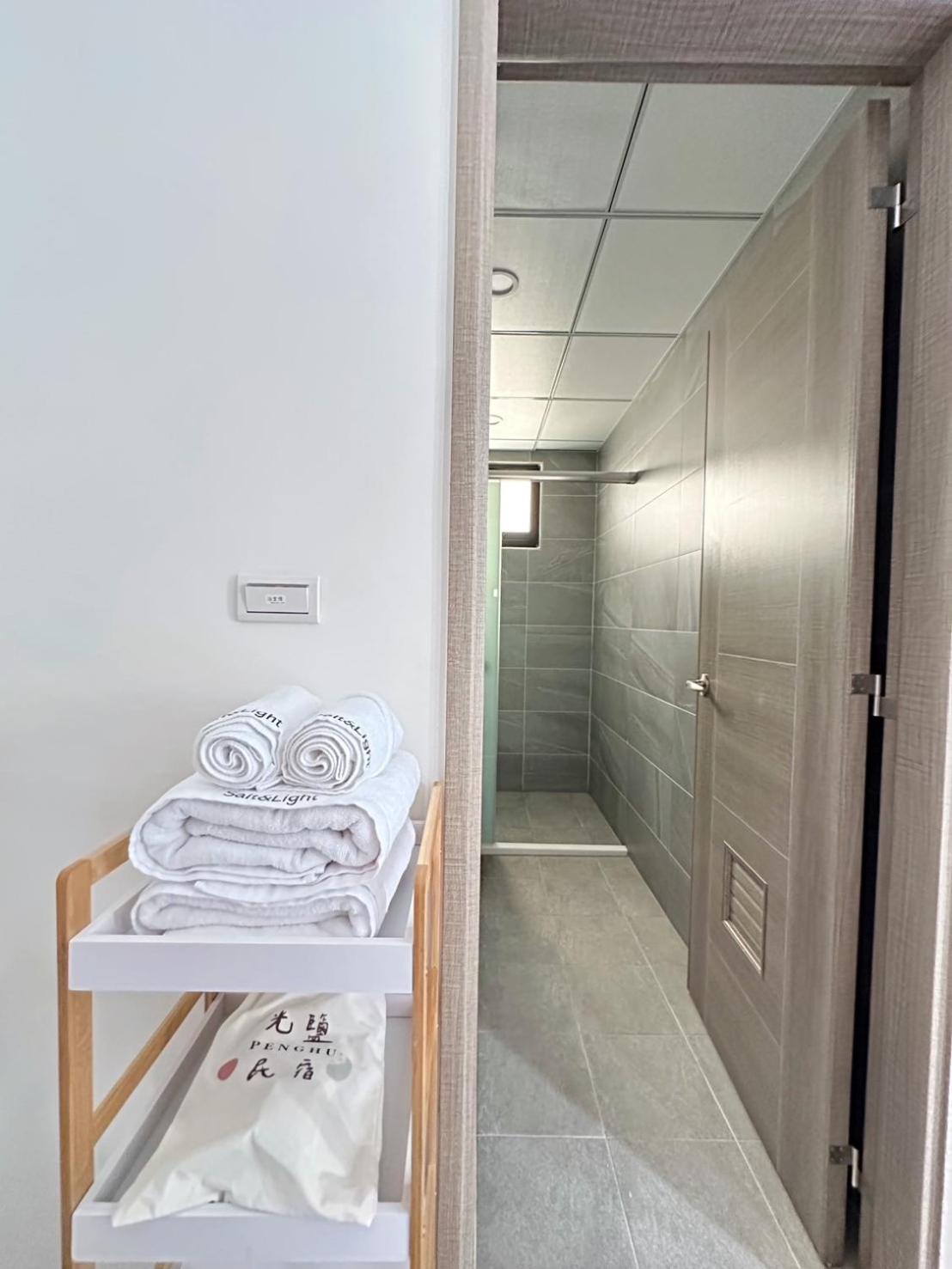 Double or Twin Room with Private Bathroom photo 2