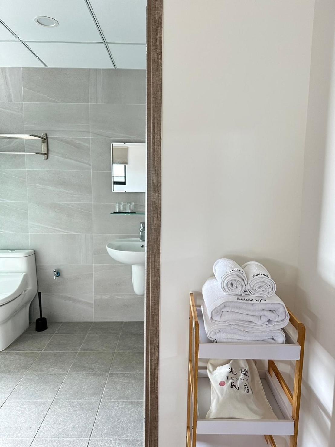 Double or Twin Room with Private Bathroom photo 2