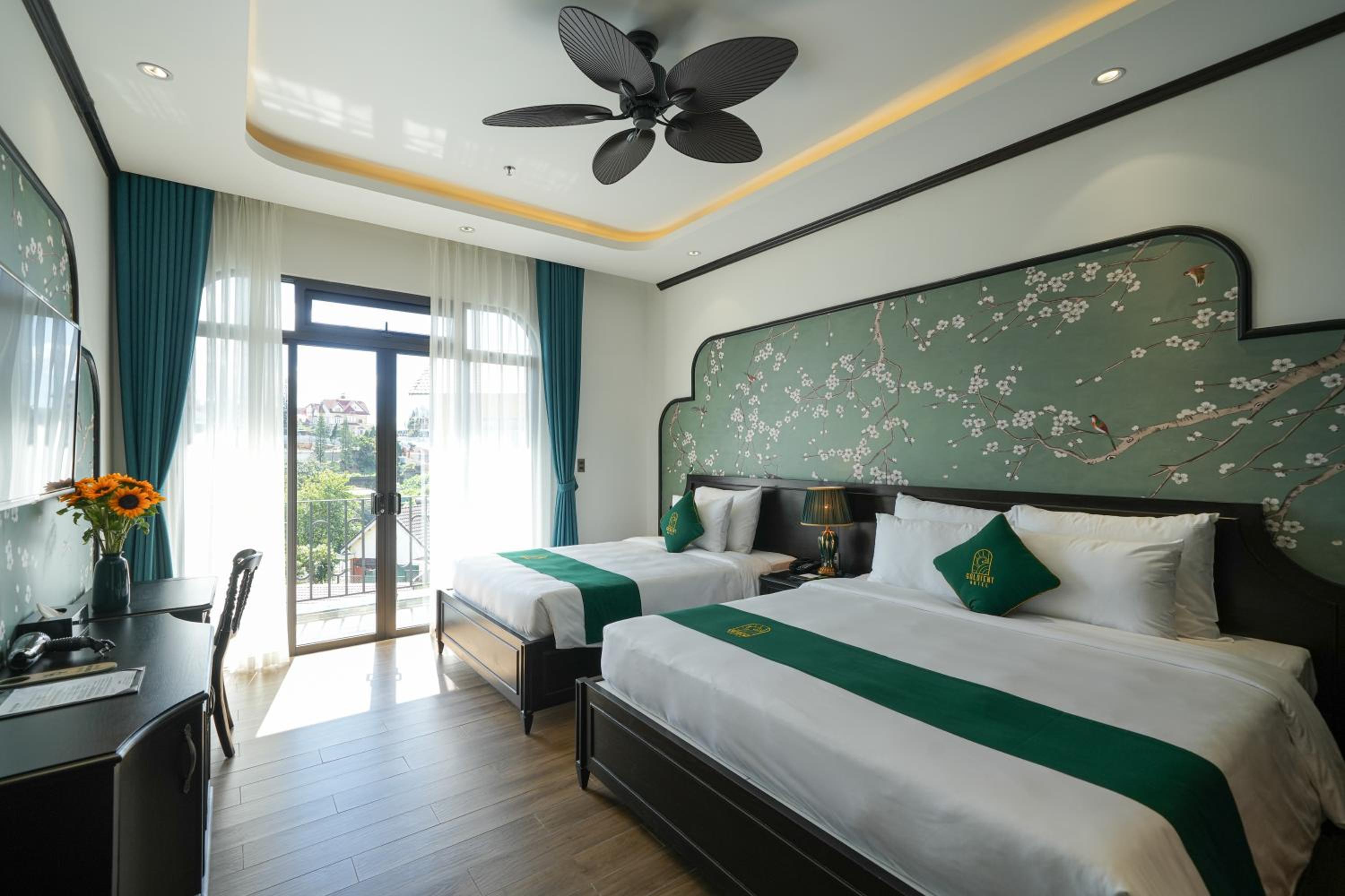Triple Room with Balcony - Photo 4