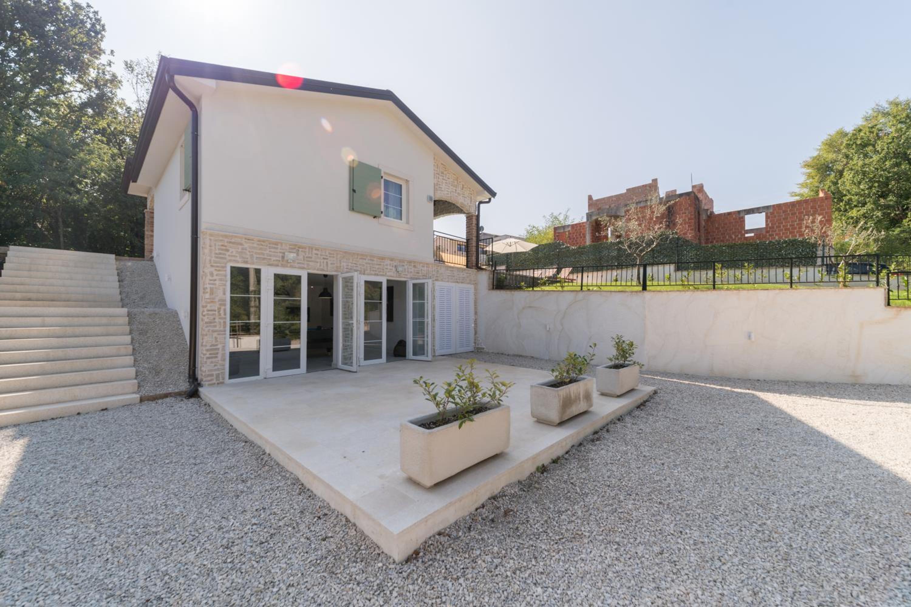 Villa photo 3