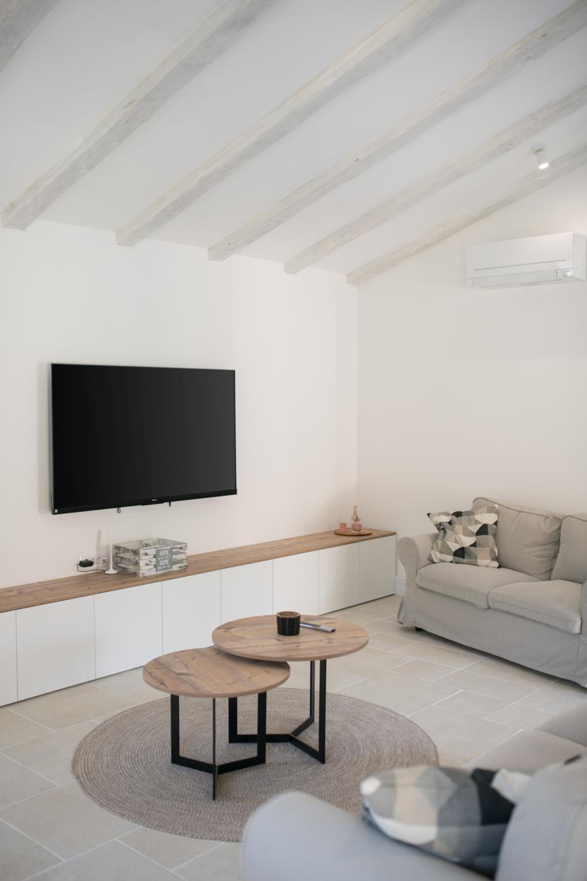 Villa photo 2