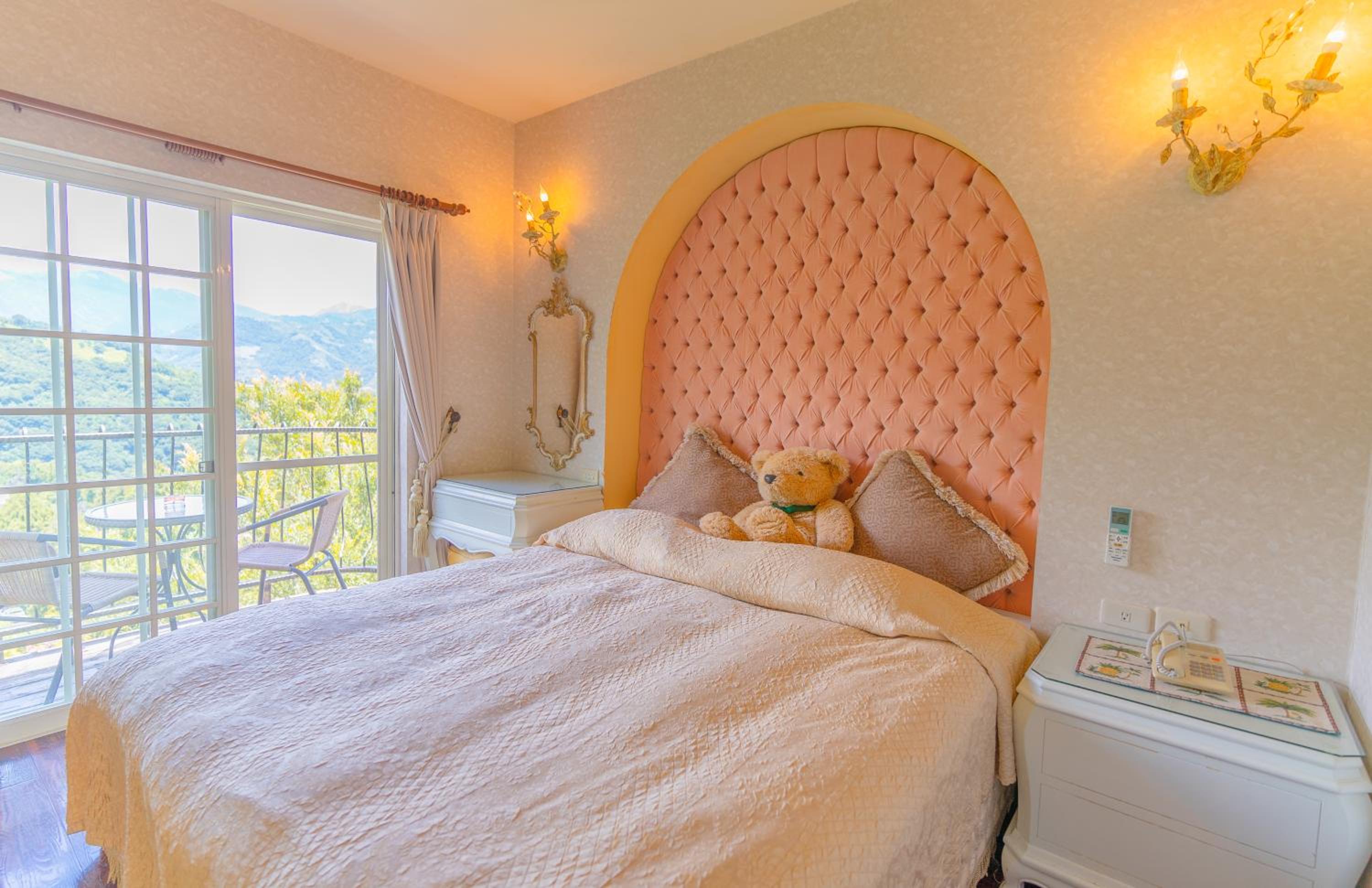 King Room with Mountain View photo 1