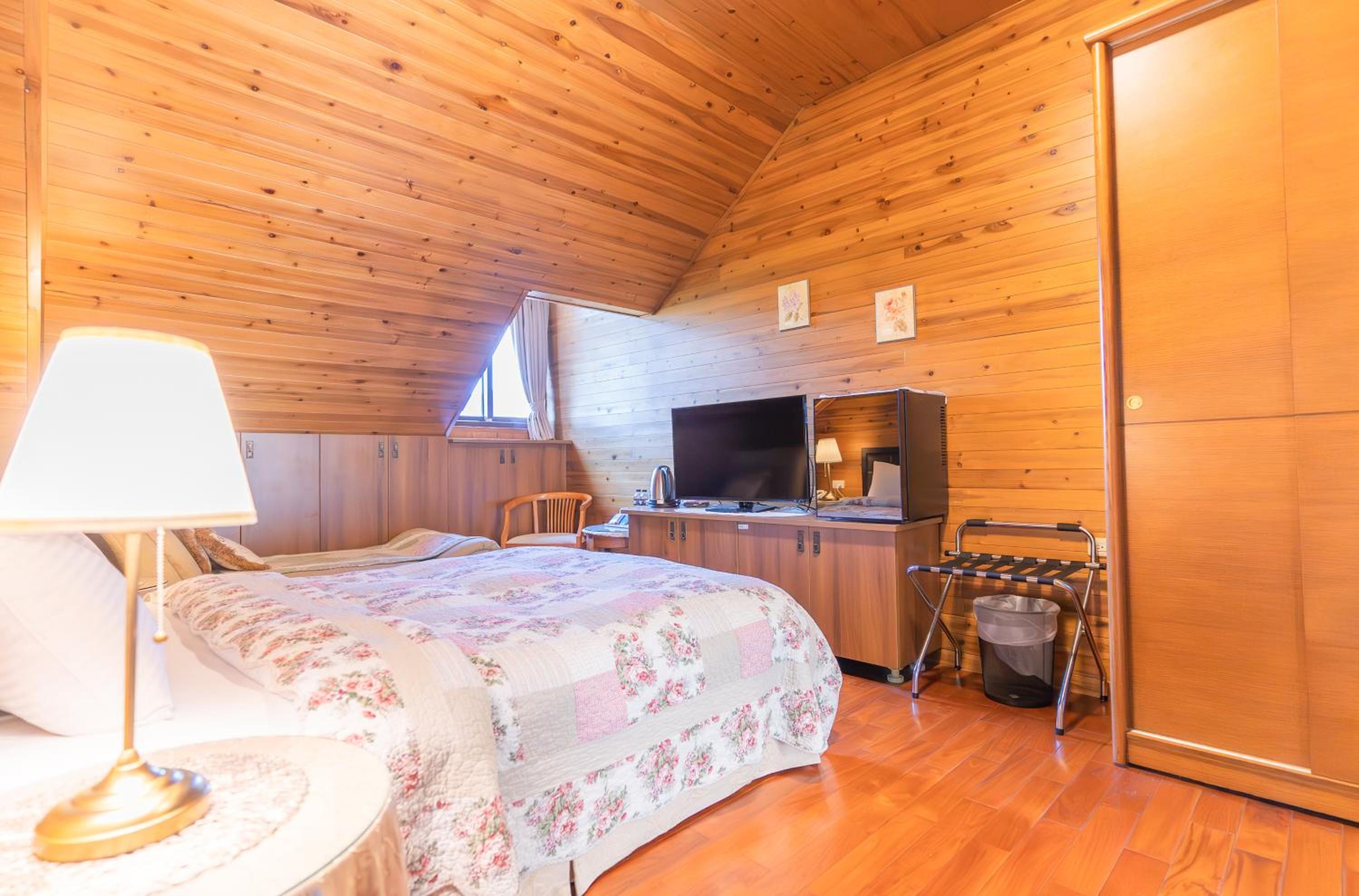Small Double Room photo 1