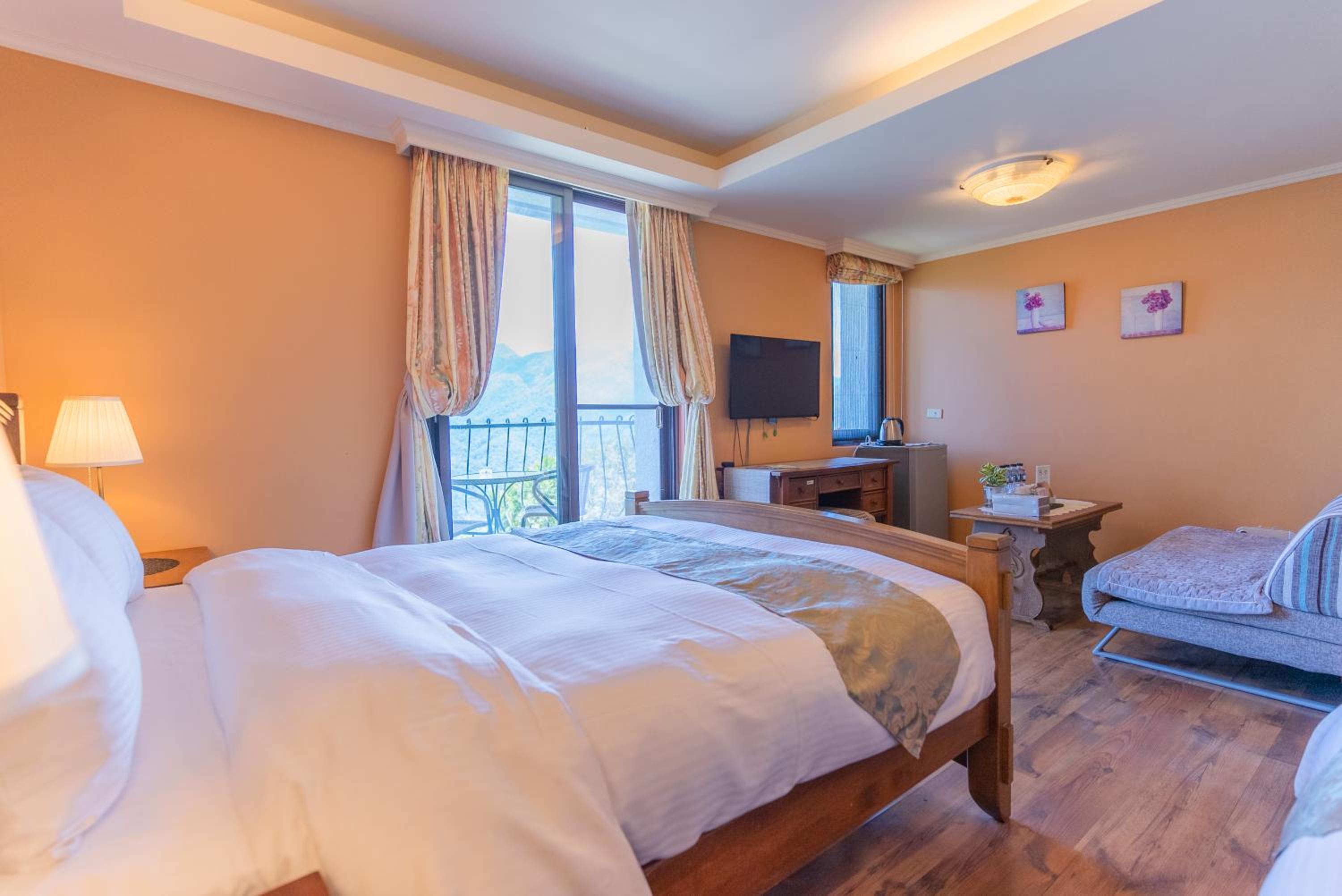 Twin Room with Mountain View photo 1
